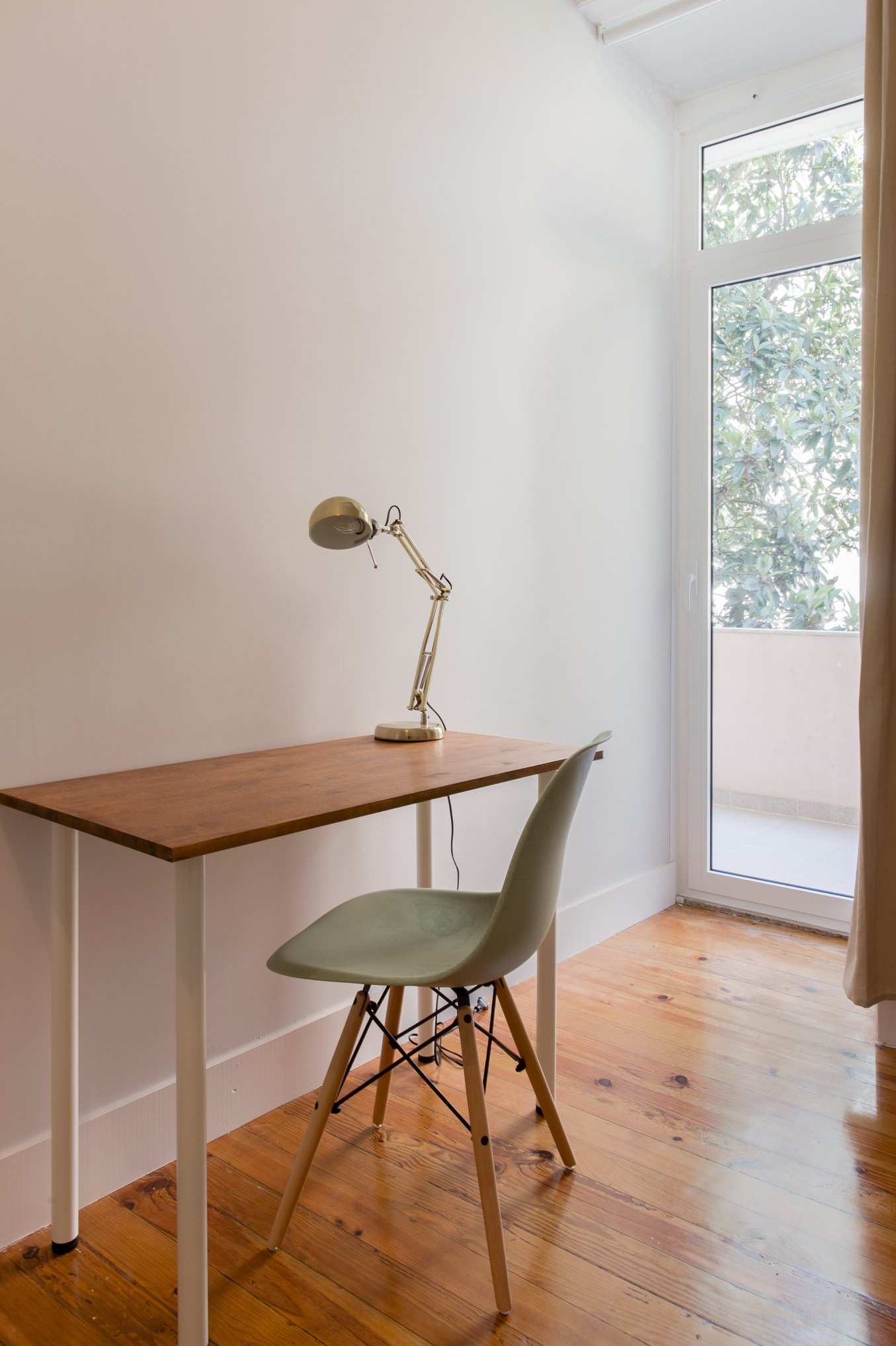 Stylish & Spacious Room 8 with Natural Light in Arroios em Arroios, lisboa – foto 2 de 23