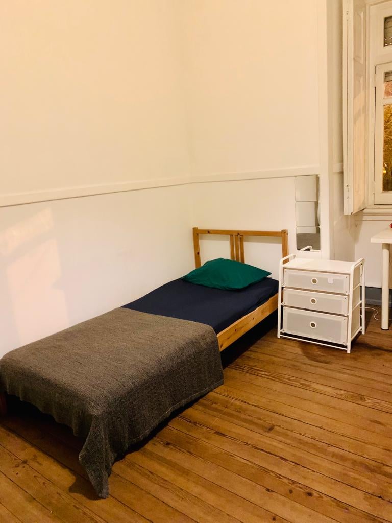 Sunny & Cozy Single Room 4 for Study & Comfort em lisboa – foto 1 de 3