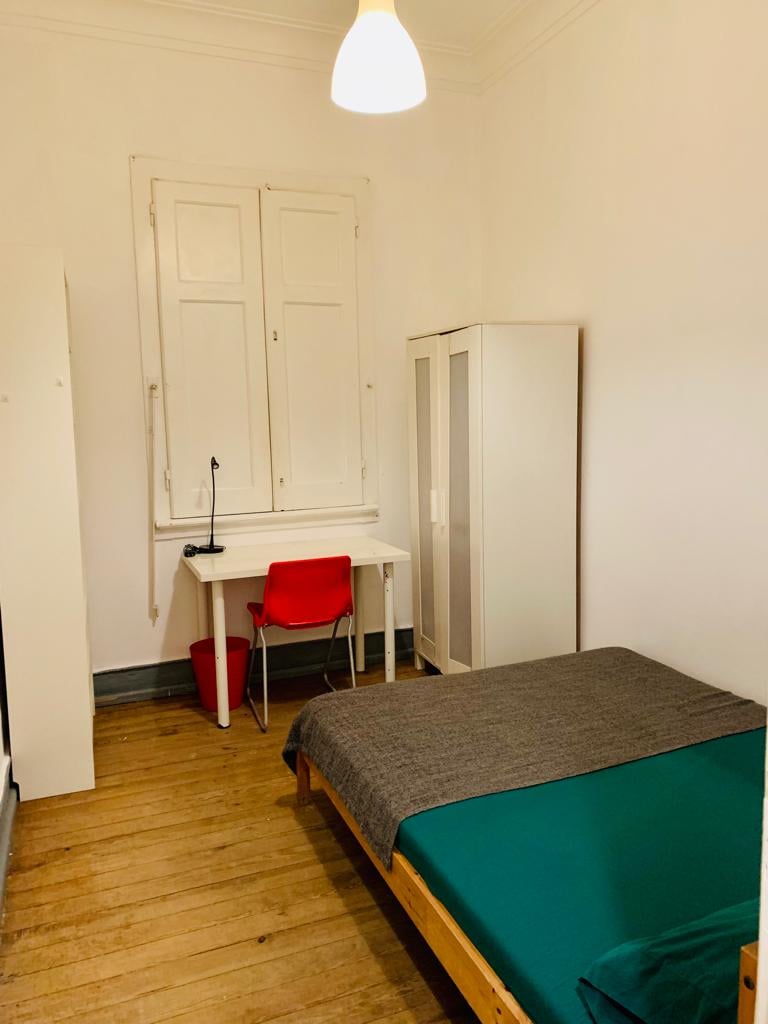 Tranquil Double Room 5 with Natural Light em Areeiro, lisboa – foto 2 de 12