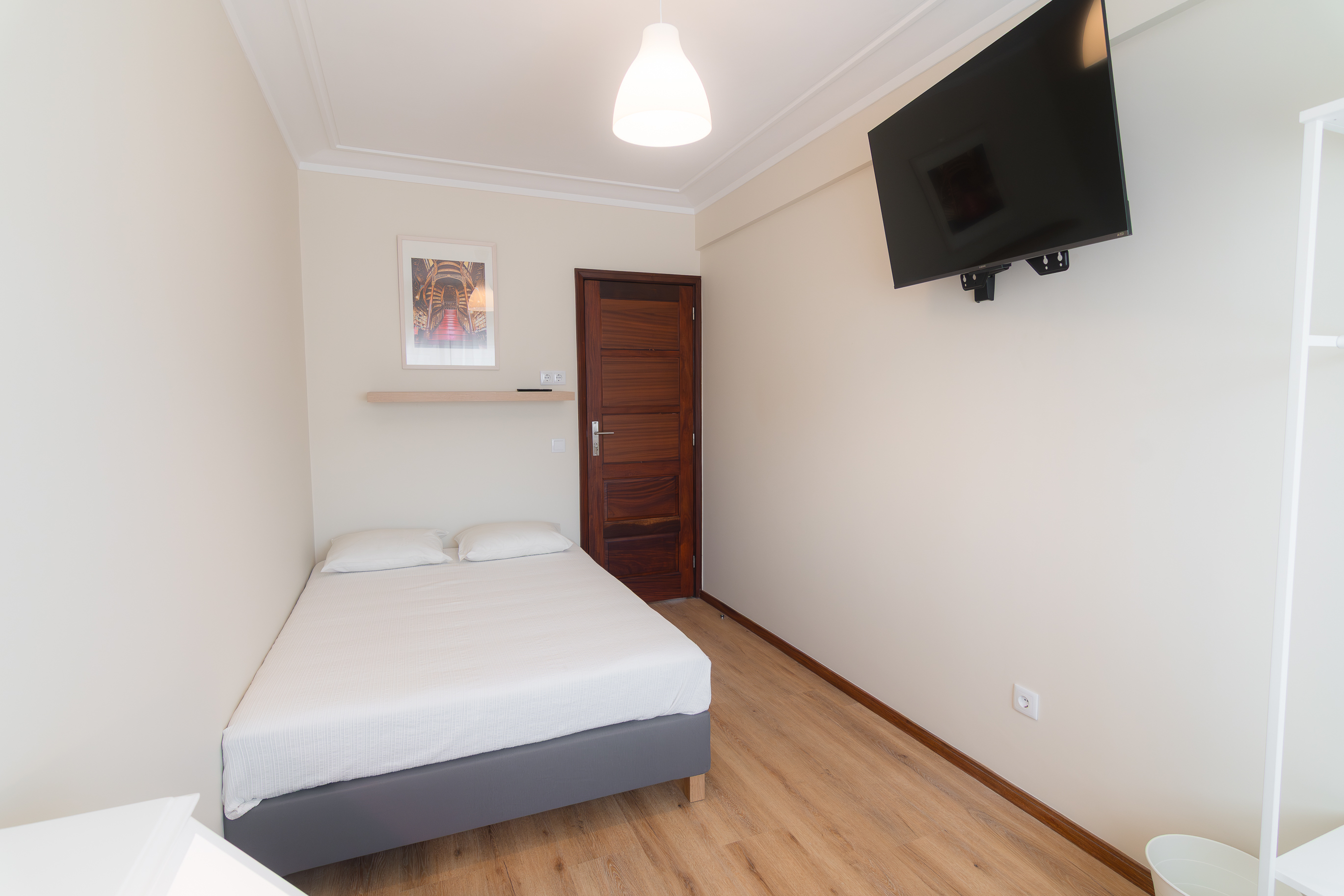 Bedroom 5 in Flat Santo Ovideo in Mafamude, porto – photo 3 of 20