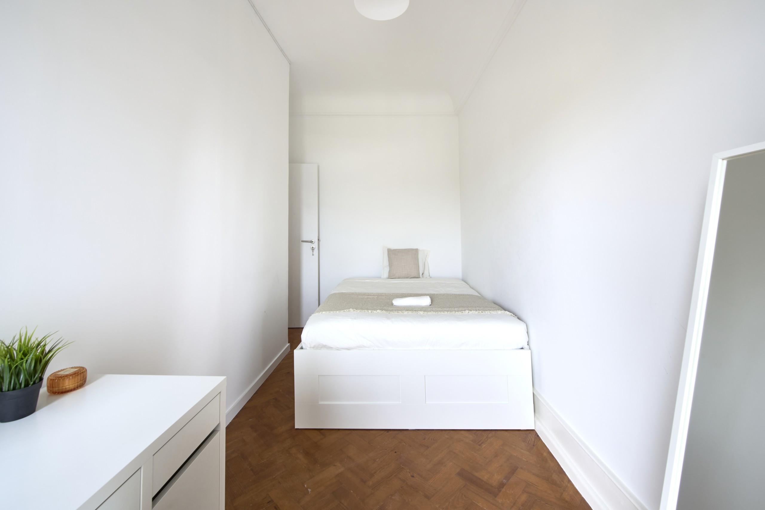 Luminous Double Room 4 & Workspace em Coração de Jesus, lisboa – foto 3 de 24