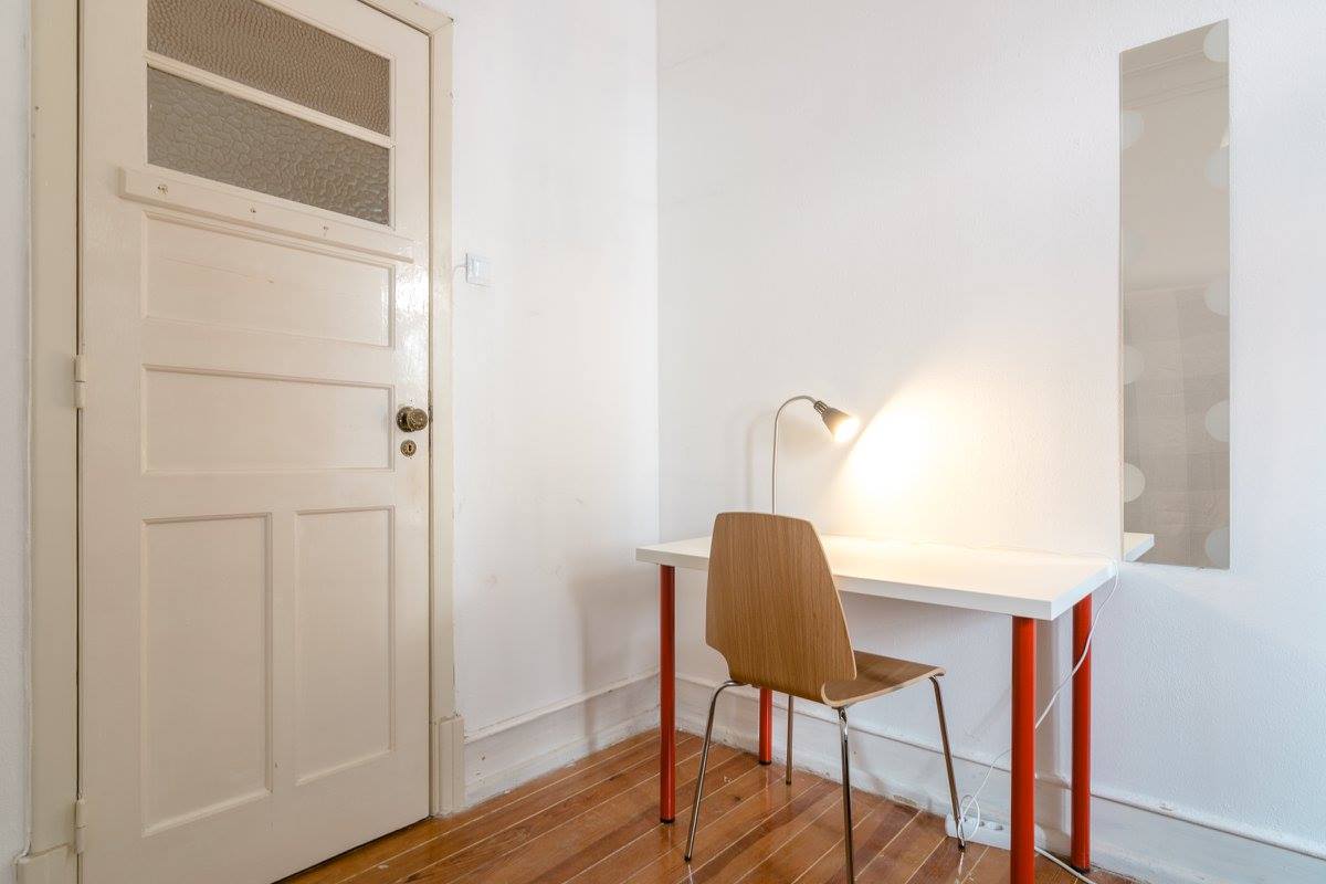 Lovely & Sunny Room 7 in Alto do Pina em Alto do Pina, lisboa – foto 4 de 21
