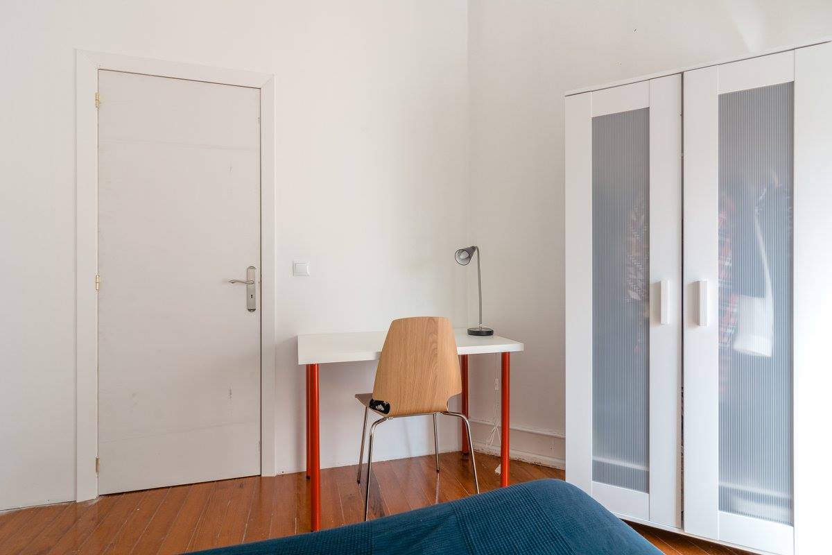 Cozy Single Room 2 with Balcony Access em Alto do Pina, lisboa – foto 3 de 20