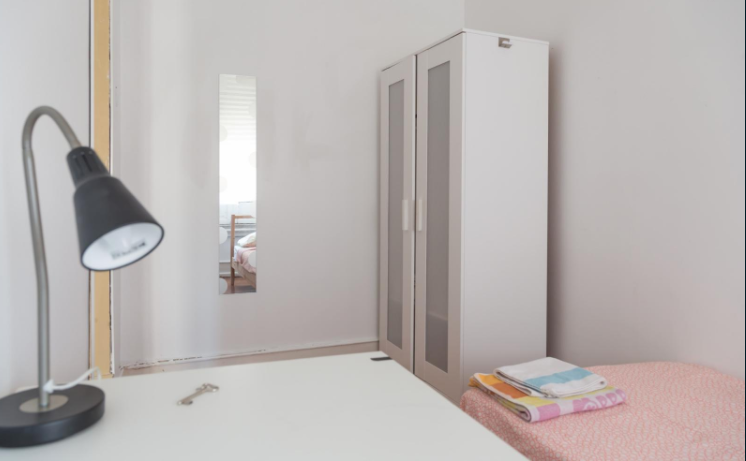 Bright Single Room 4 with Natural Light em lisboa – foto 1 de 3