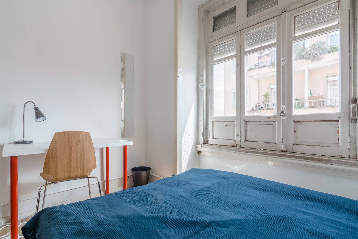 Charming Double Room 3 with Warm Style em Alto do Pina, lisboa – foto 3 de 21