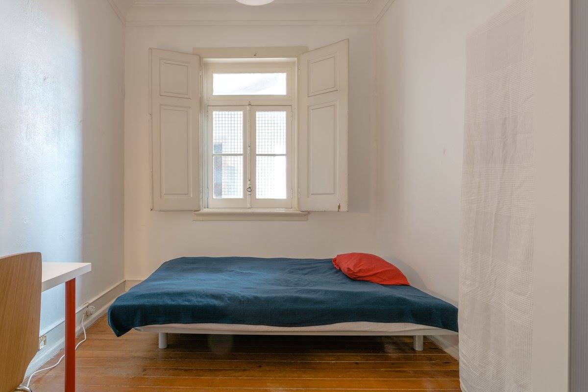Lovely & Sunny Room 7 in Alto do Pina em Alto do Pina, lisboa – foto 3 de 21
