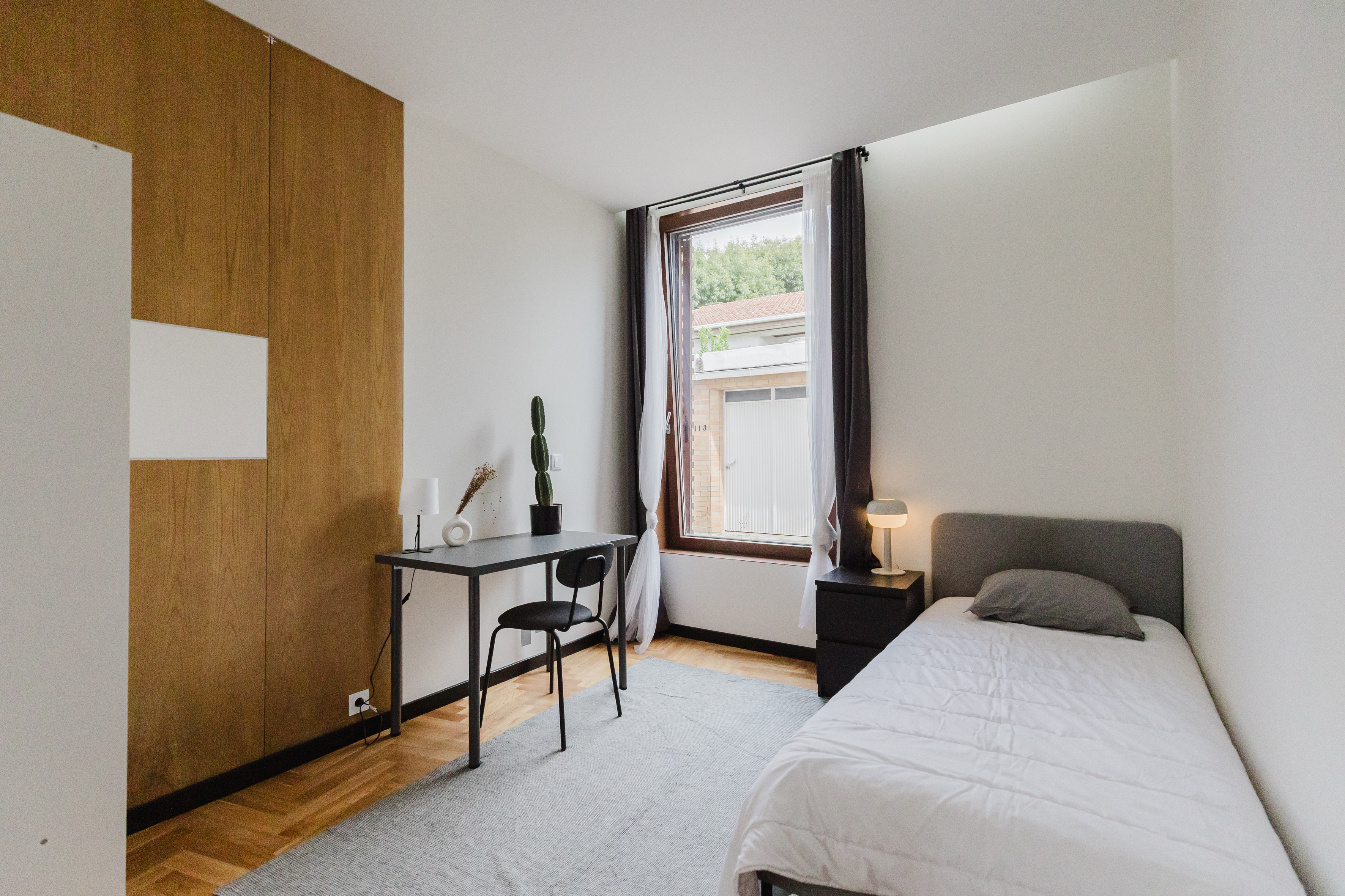 Comfortable Single Room 4 with Furnishings em porto – foto 1 de 5