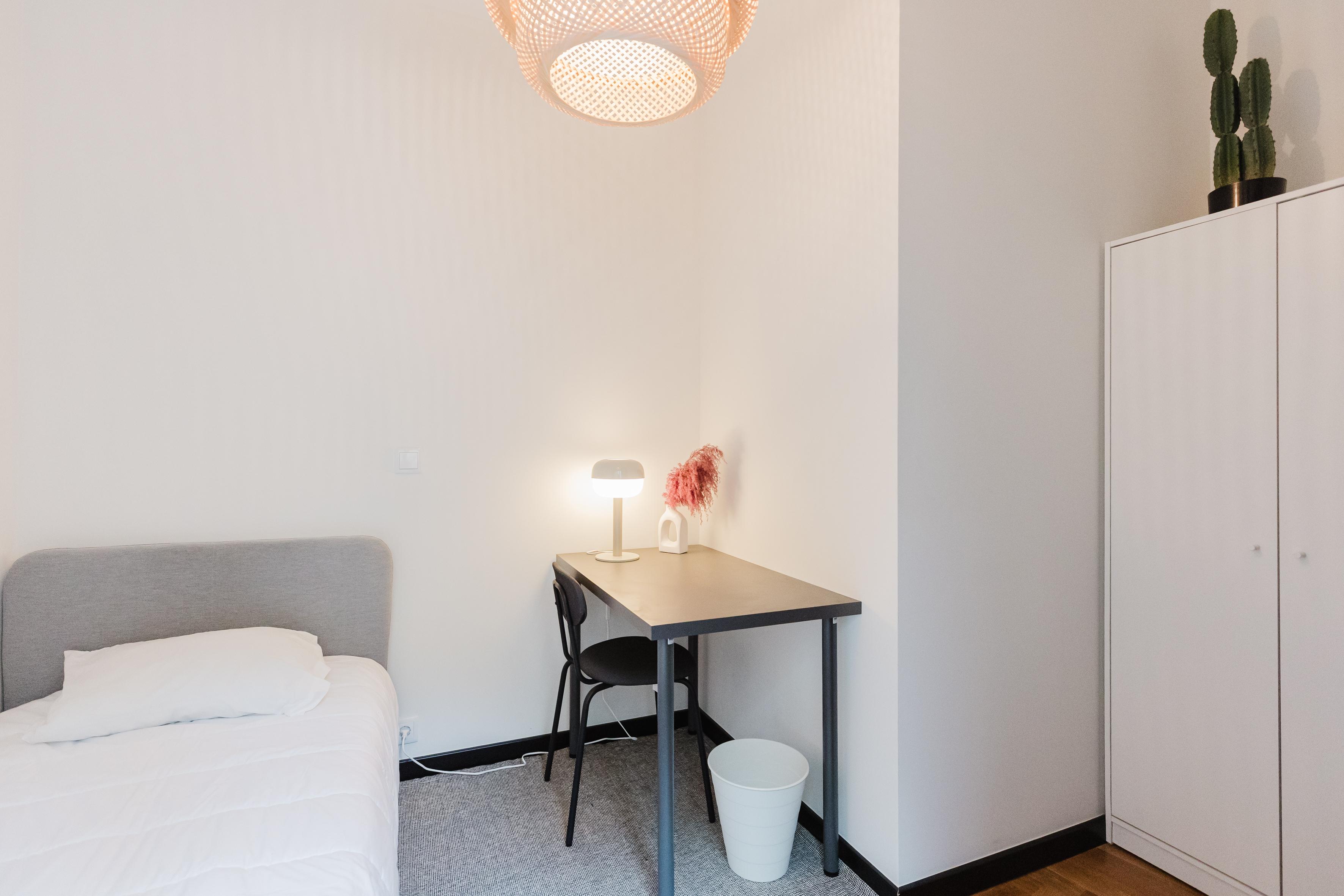 Comfortable Single Room 6 with Desk & Wardrobe em Porto – foto 3 de 17