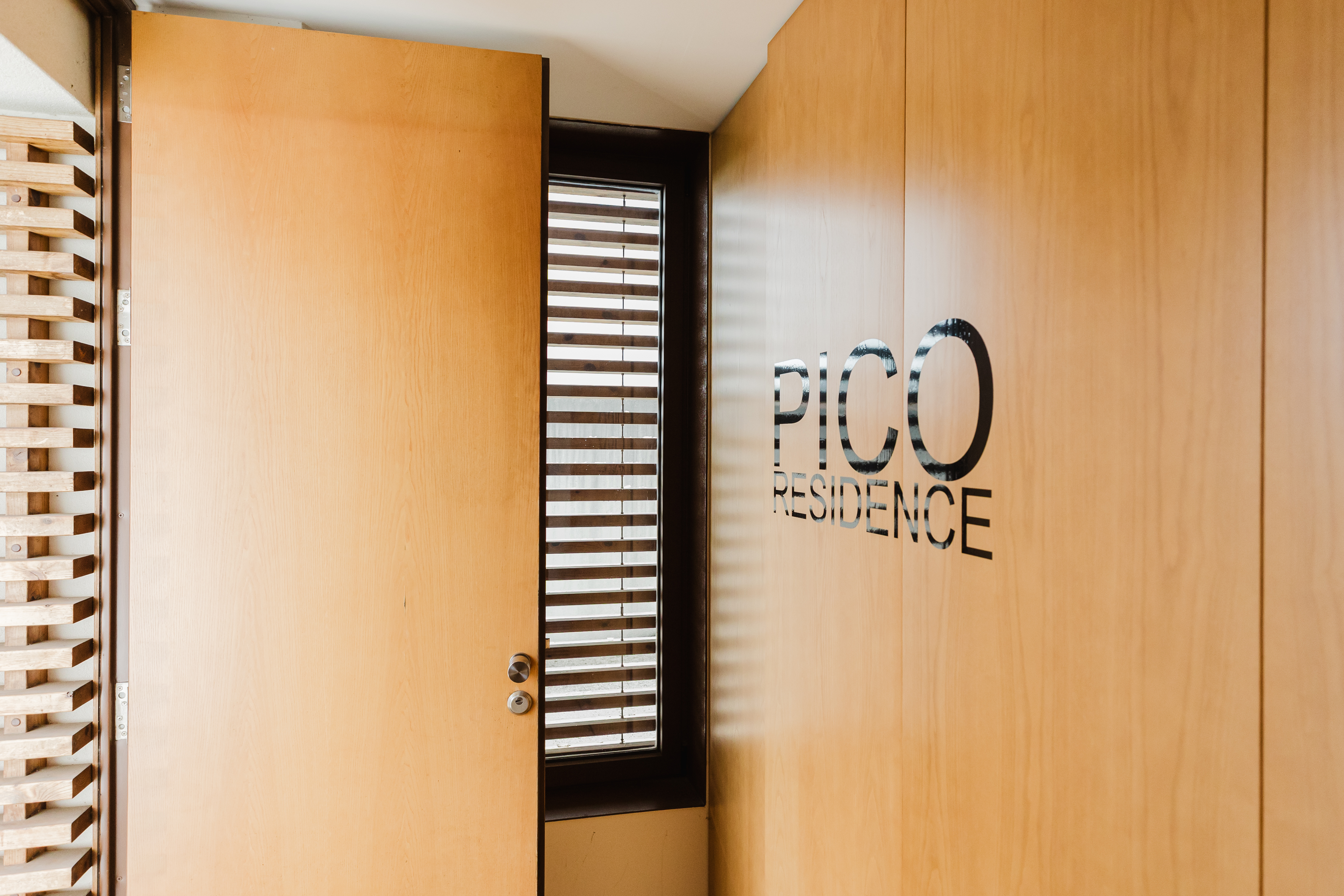 Cozy Single Room 3 with Desk & Storage in Porto – photo 5 of 19