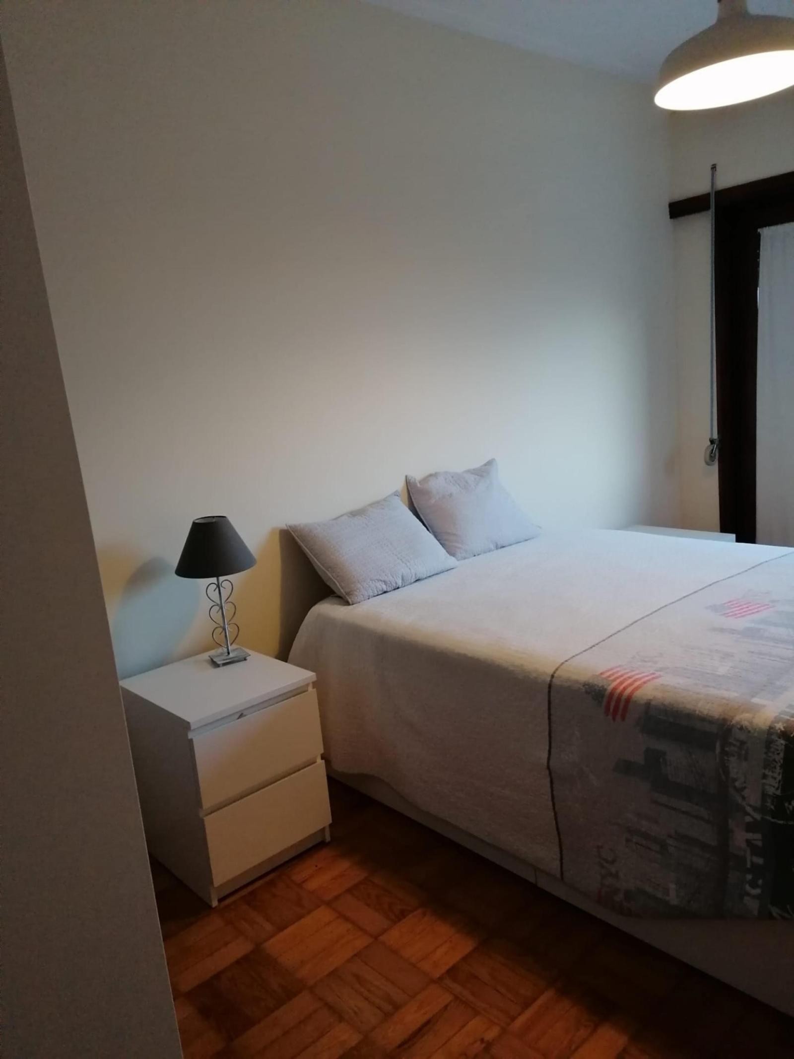 Bright double Room 2 in porto – photo 1 of 2