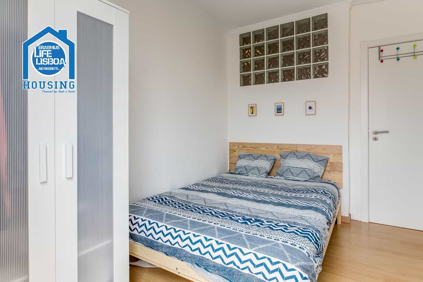 Sunny Double-Bed Room 3 with Large Window em Arroios, lisboa – foto 2 de 17