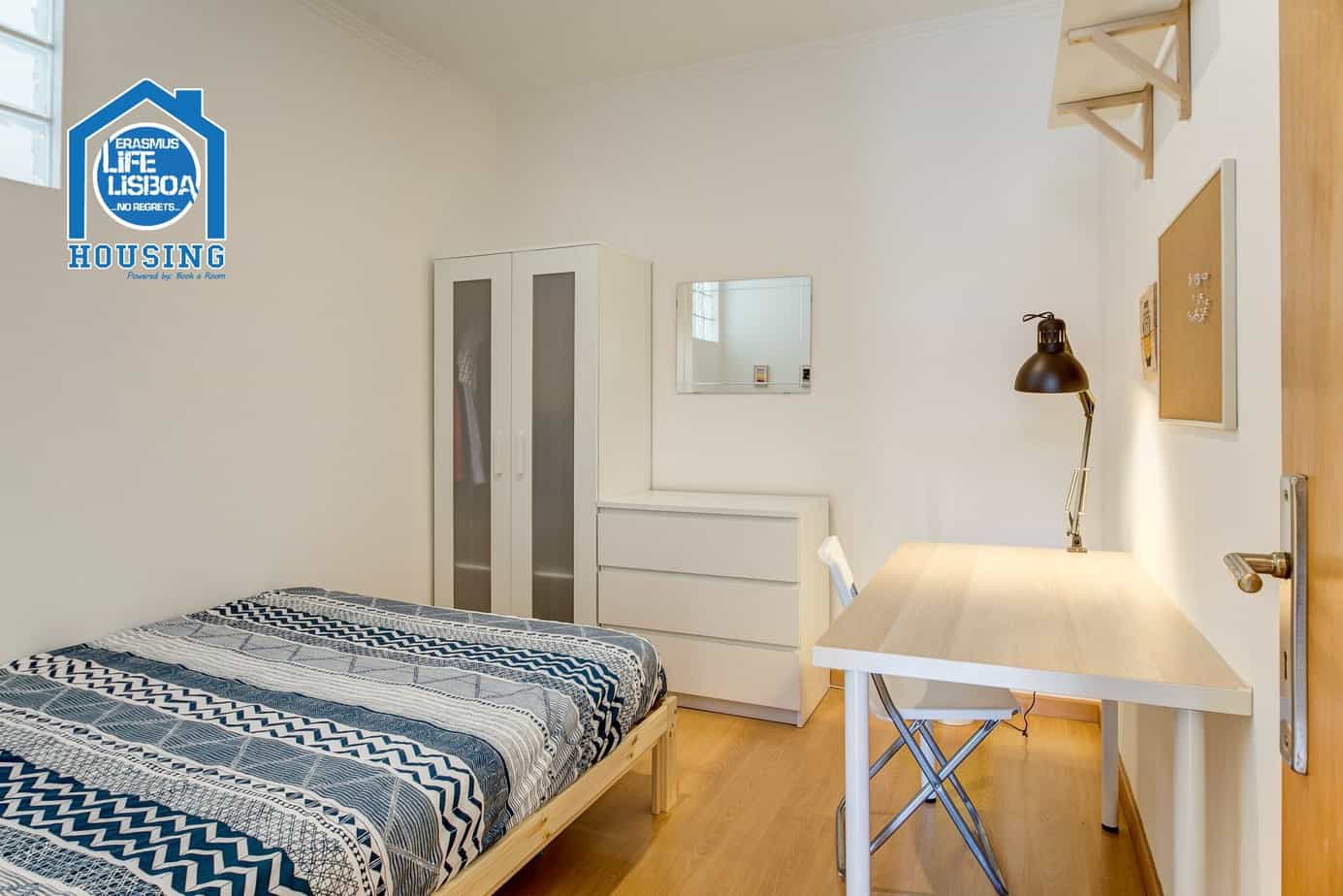 Modern Double-Bed Room 6 with Ample Space & Storage em Arroios, lisboa – foto 3 de 16