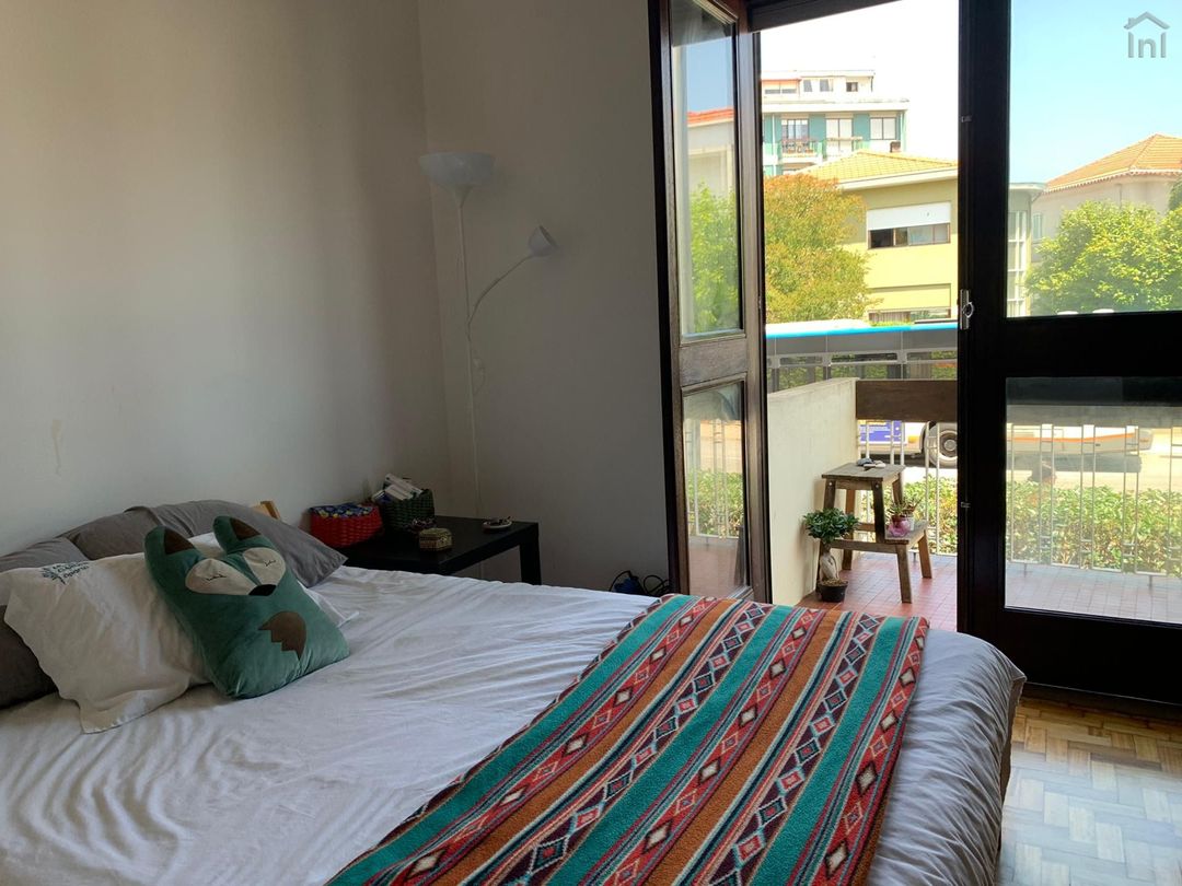 Room 2 - Quarto com varanda in porto – photo 1 of 3