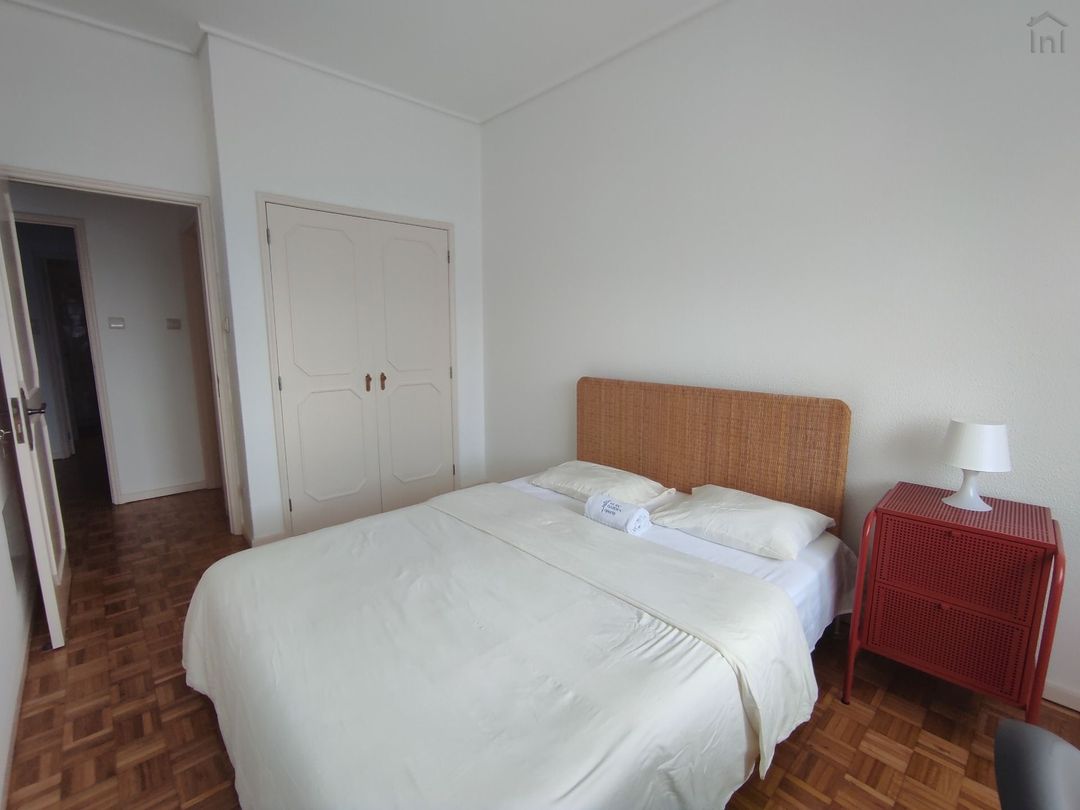 Room 1 - Quarto Interior in Cedofeita, porto – photo 4 of 30