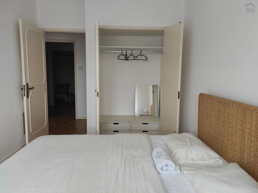 Room 1 - Quarto Interior in Cedofeita, porto – photo 2 of 30