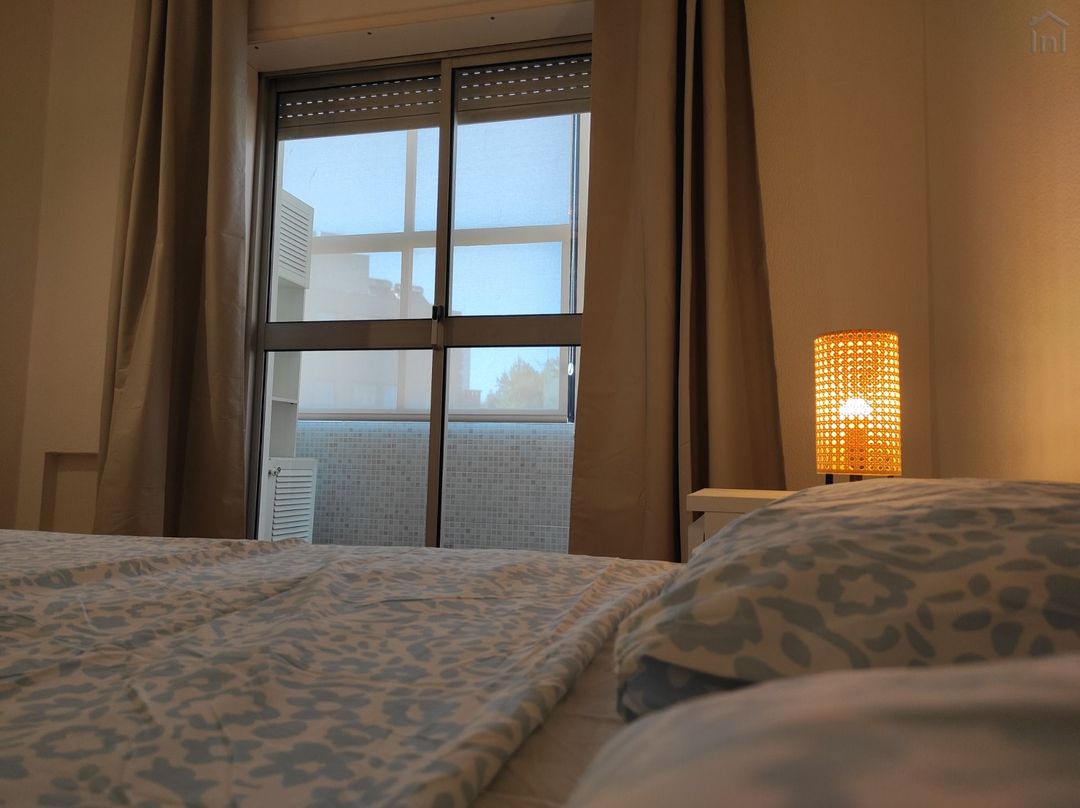 Room 3 - Quarto Varanda em porto – foto 1 de 9