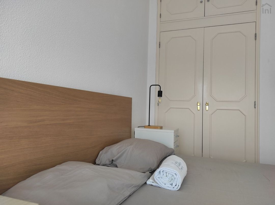 Room 4- Quarto Vermelho em porto – foto 1 de 9