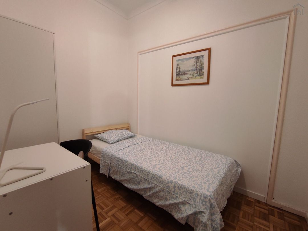 Room 2 - Quarto Sala em Cedofeita, porto – foto 5 de 27