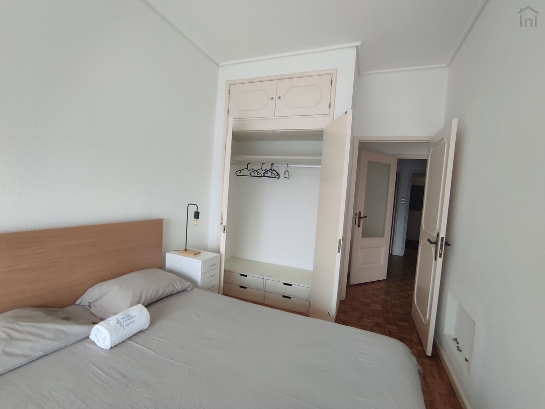 Room 4- Quarto Vermelho in Cedofeita, porto – photo 4 of 31