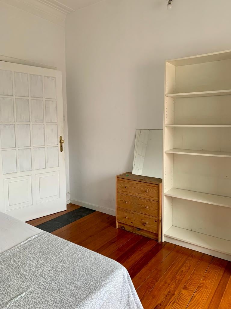 Sunny Room 4 with Ample Window em Areeiro, lisboa – foto 2 de 14