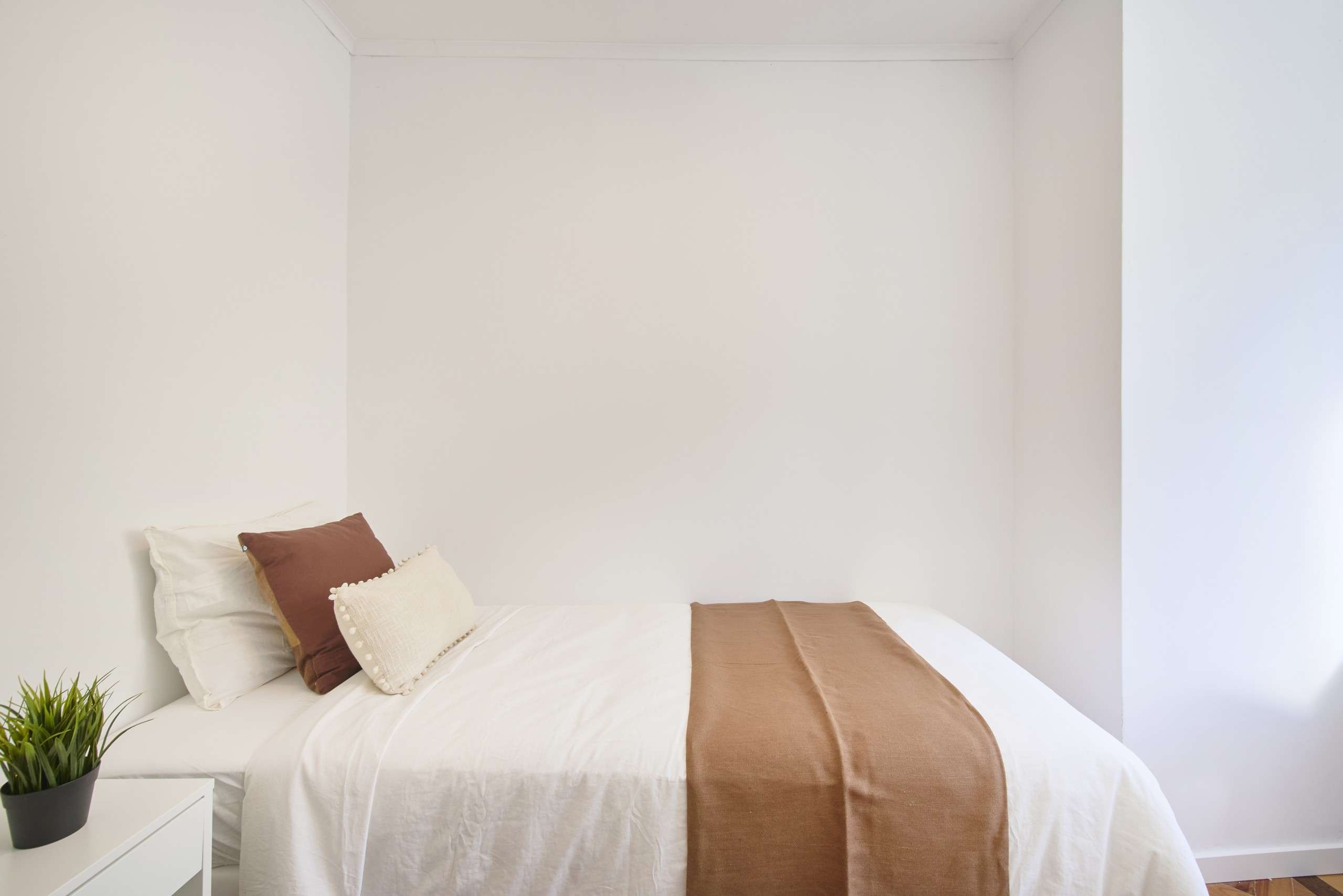 Bright Room 6 with Desk & Window em lisboa – foto 1 de 3