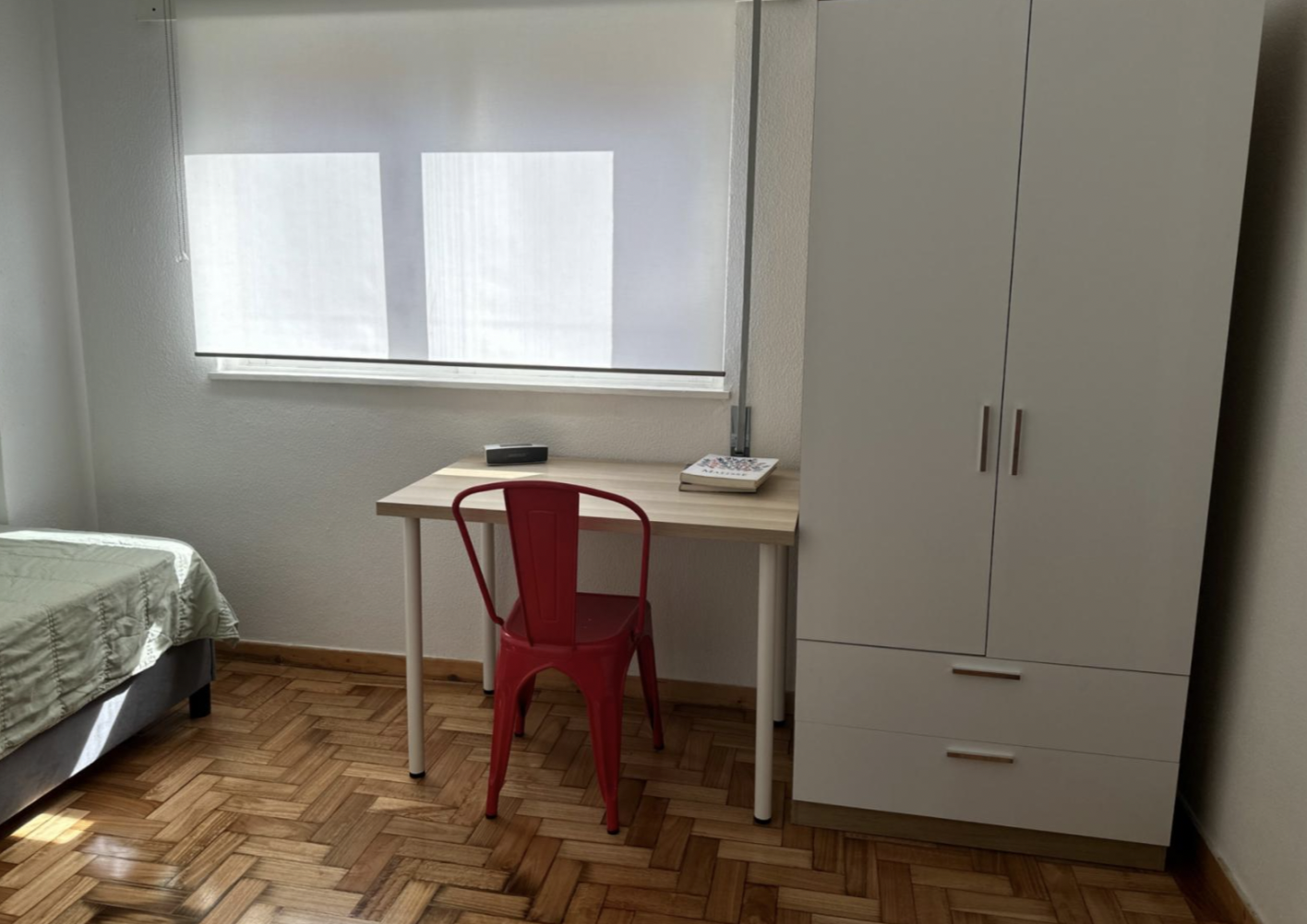Peaceful Single Room 2 with Bright Window & Desk em Campanhã, porto – foto 3 de 7