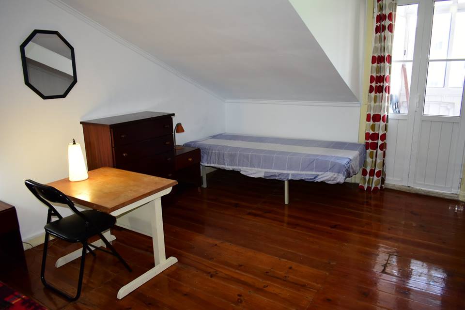 Cozy Single Room 5 with Desk & Natural Light em Anjos, lisboa – foto 4 de 22