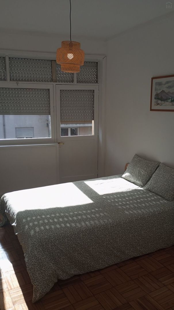 Room 3 - Quarto Sala in Lordelo do Ouro e Massarelos, porto – photo 4 of 35