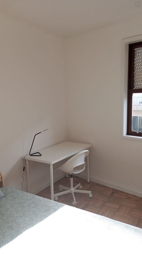 Room 2 - Quarto Casal in Lordelo do Ouro e Massarelos, porto – photo 4 of 31
