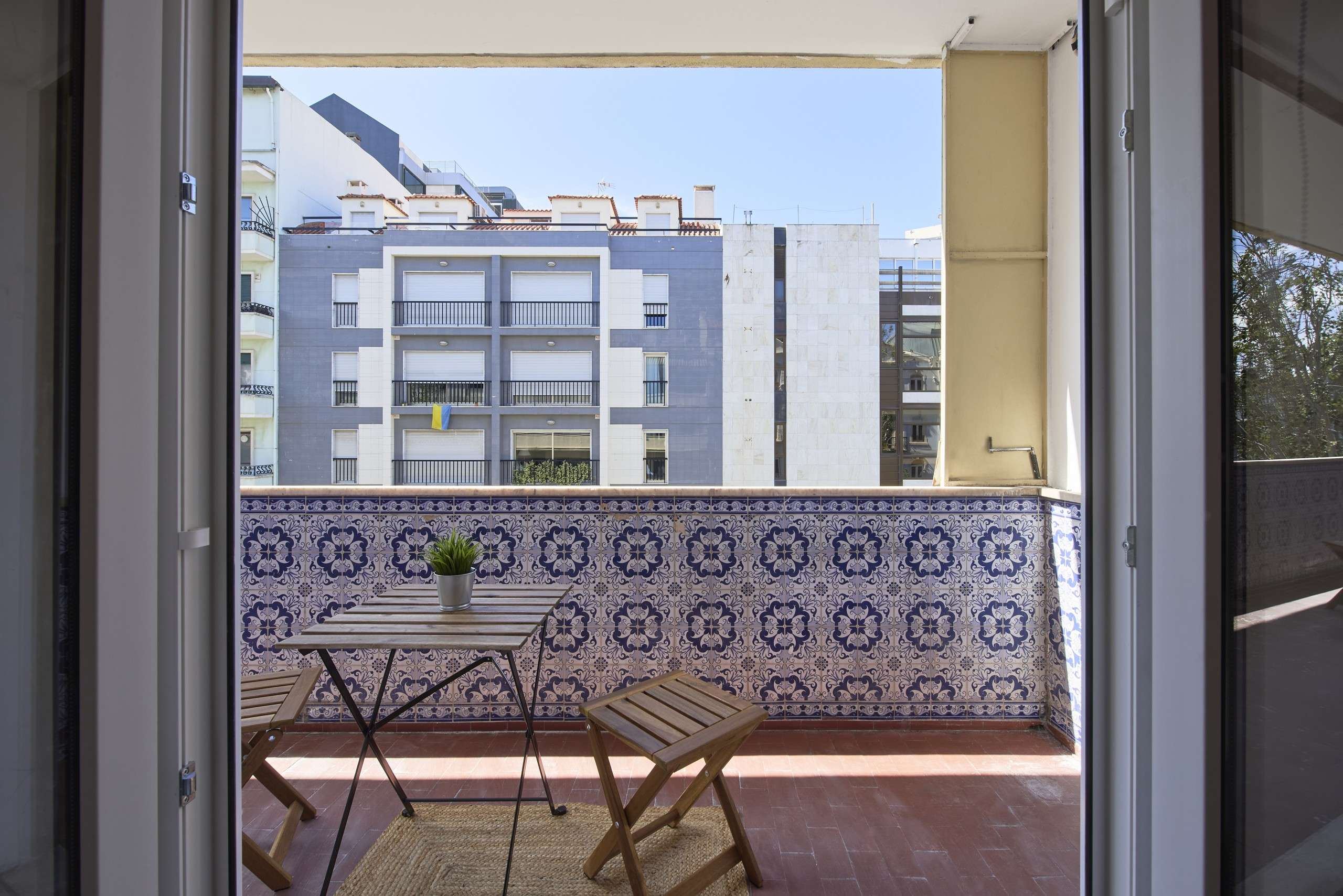 Sunny Room 2 - Bed & Study in Picoas, lisboa – photo 5 of 14