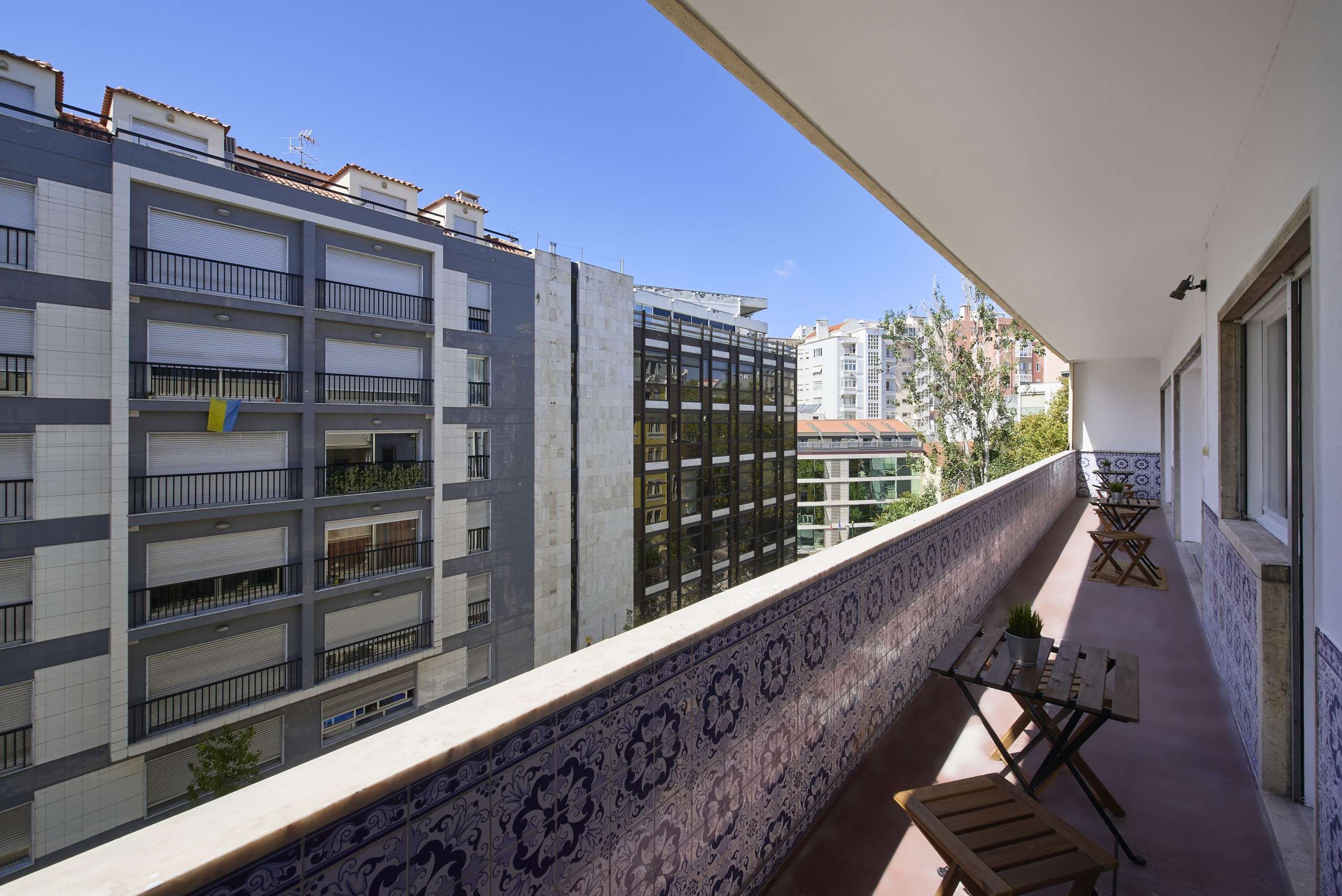 Productive Double Room 7 with Ample Light in Picoas, lisboa – photo 5 of 14