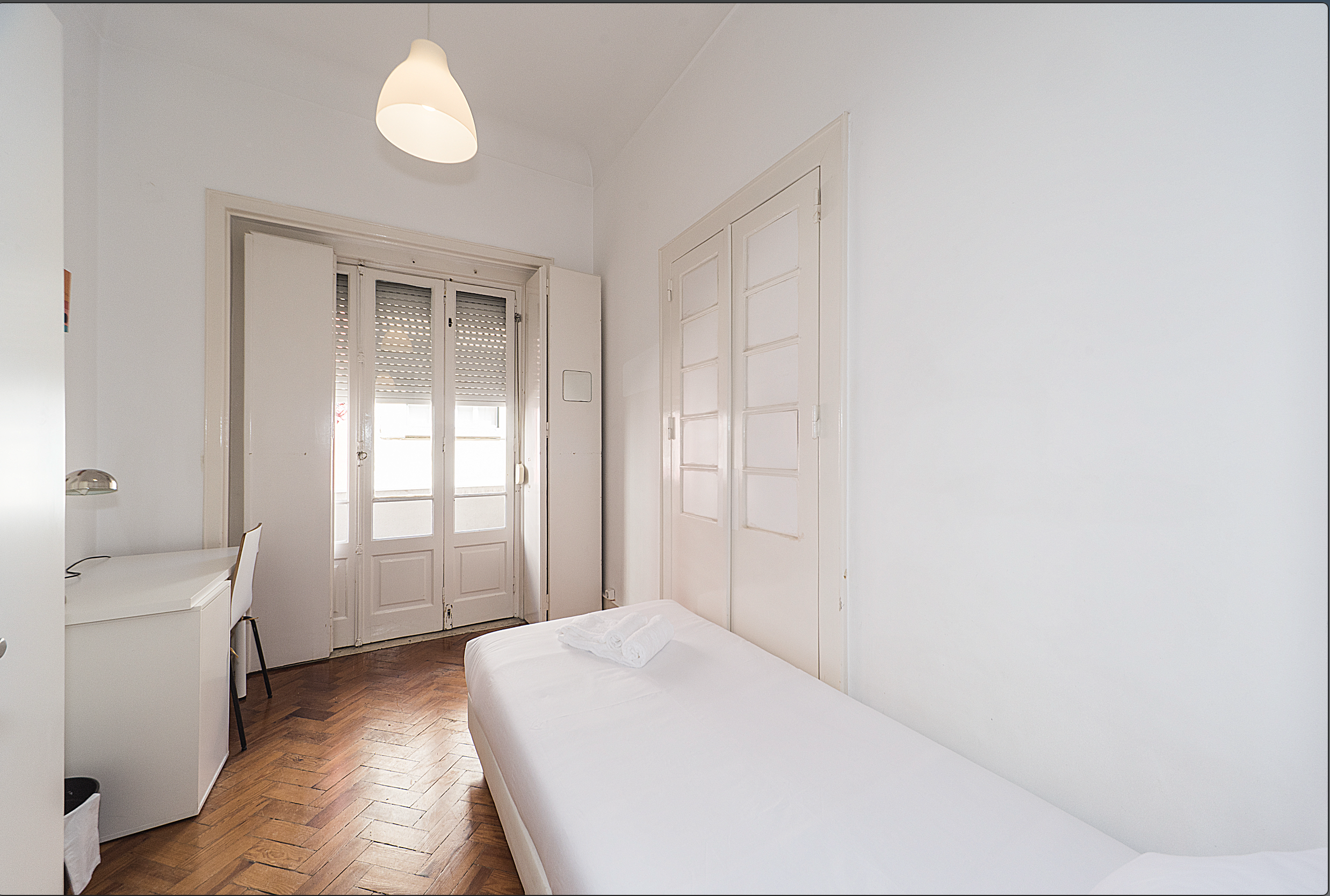 501 in Santos-o-Velho, lisboa – photo 1 of 22