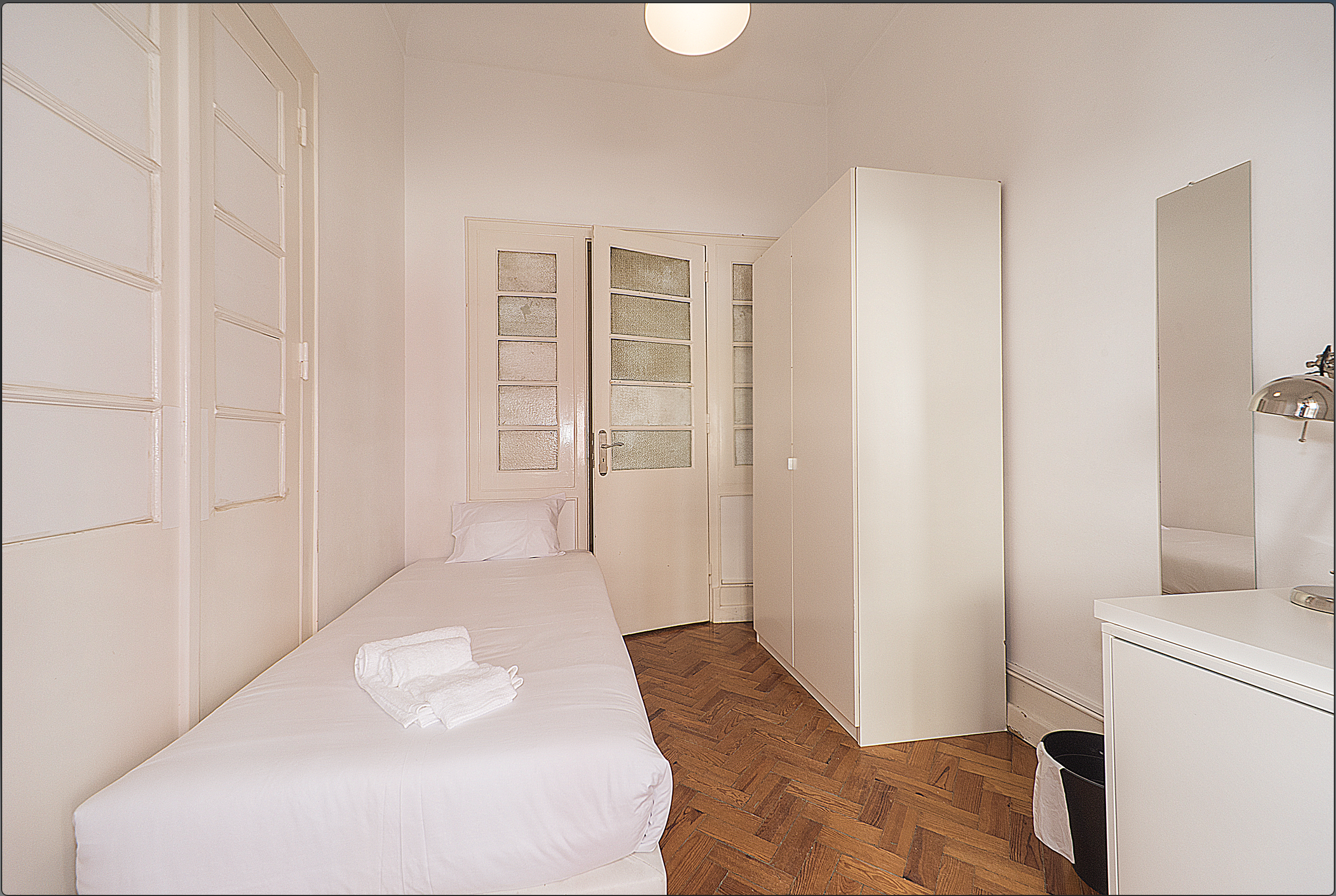 501 in Santos-o-Velho, lisboa – photo 3 of 22