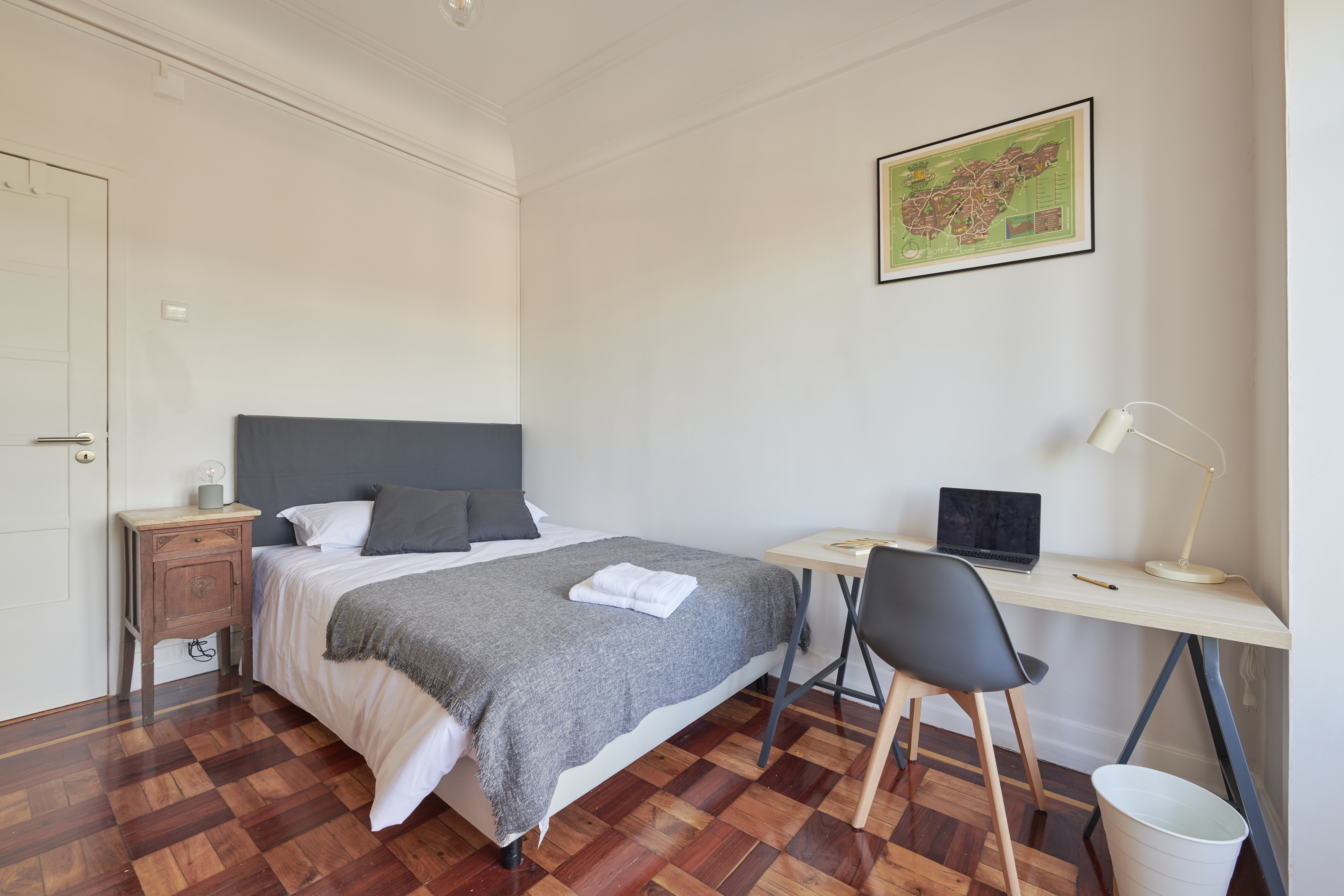 Quarto 2 in Marquês de Pombal, lisboa – photo 1 of 1