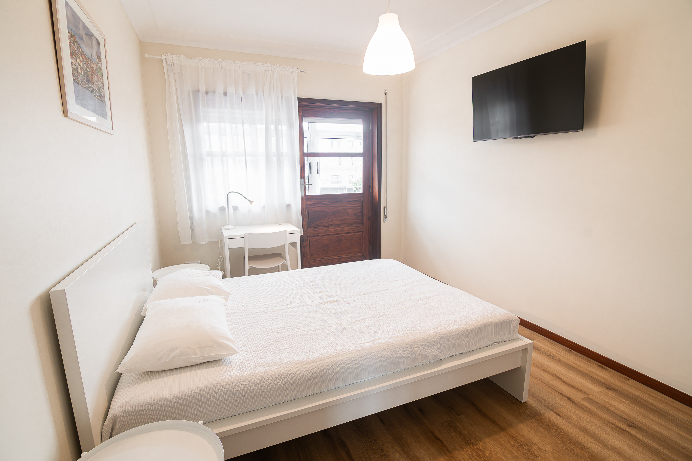 Bedroom 4 in Santo Ovídeo Flat in Mafamude, porto – photo 4 of 20