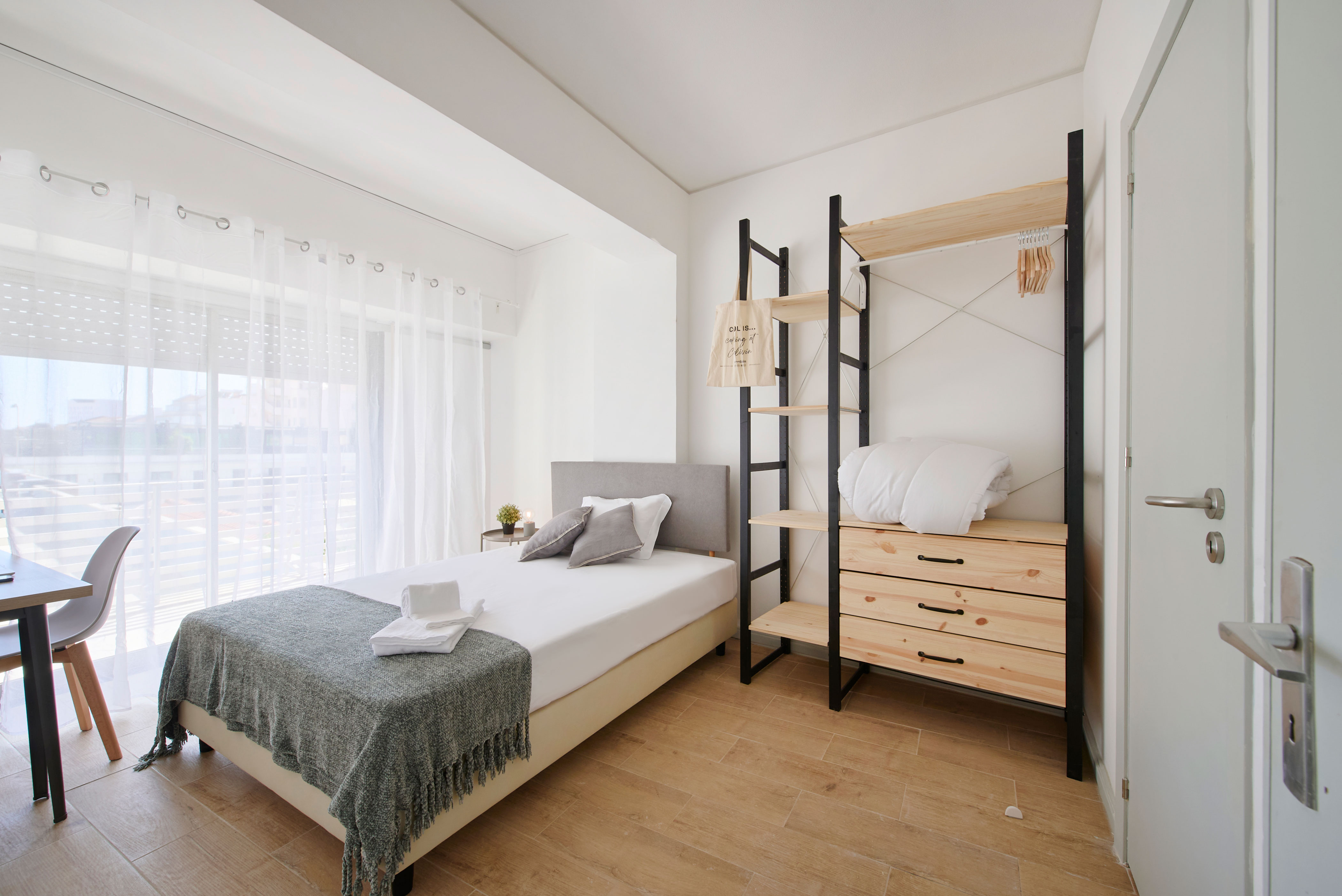 Quarto 8 in lisboa – photo 1 of 9