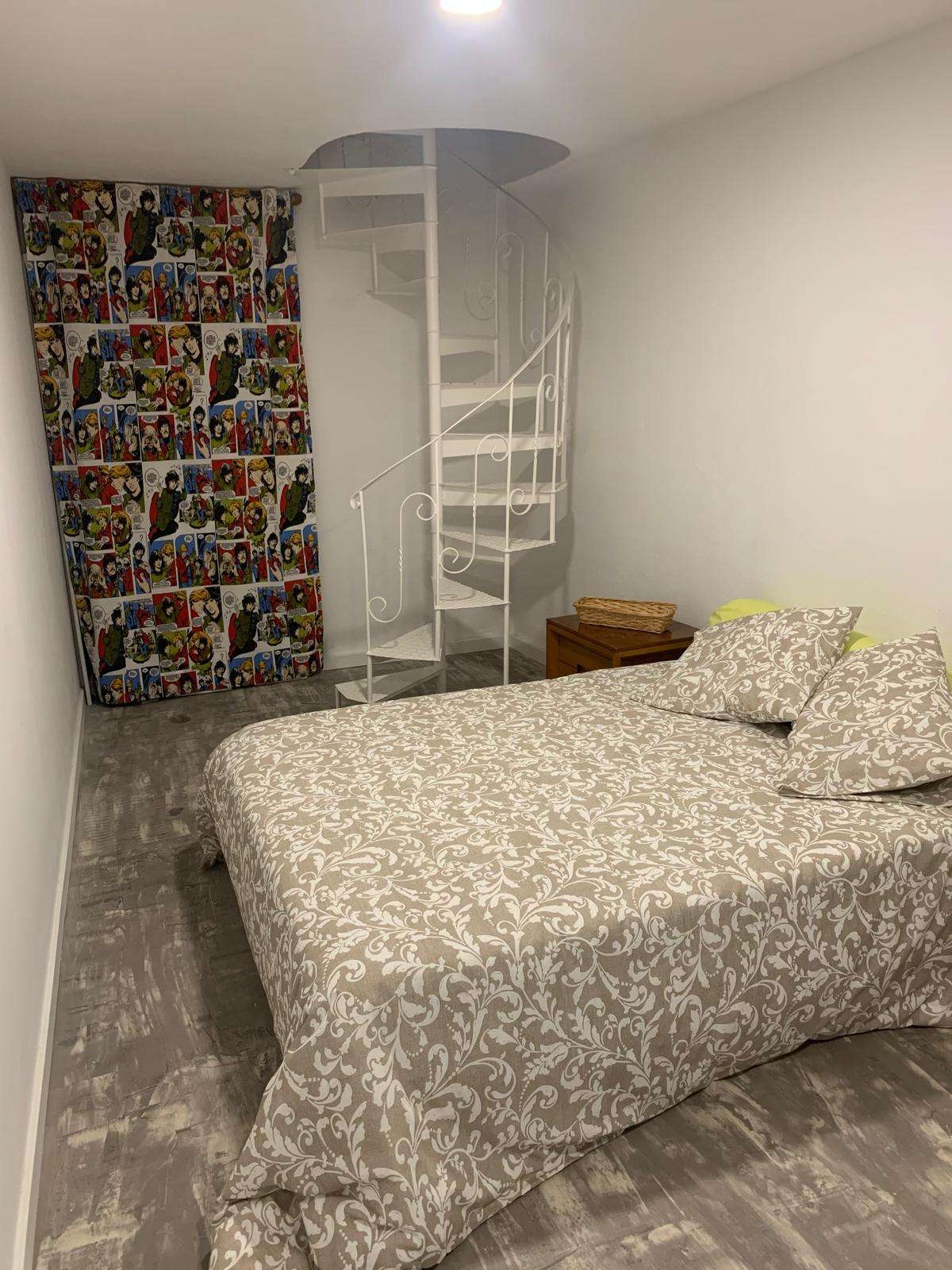 Cozy Double Room 2 in a 3-bedroom Apartment on Bairro Alto in lisboa – photo 1 of 4