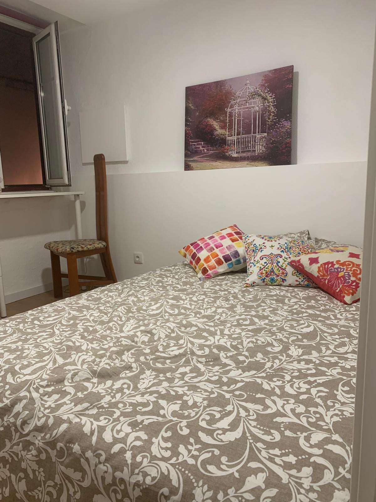Elegant Double Room 3 in Student Residency on Bairro Alto in Misericórdia, lisboa – photo 2 of 10