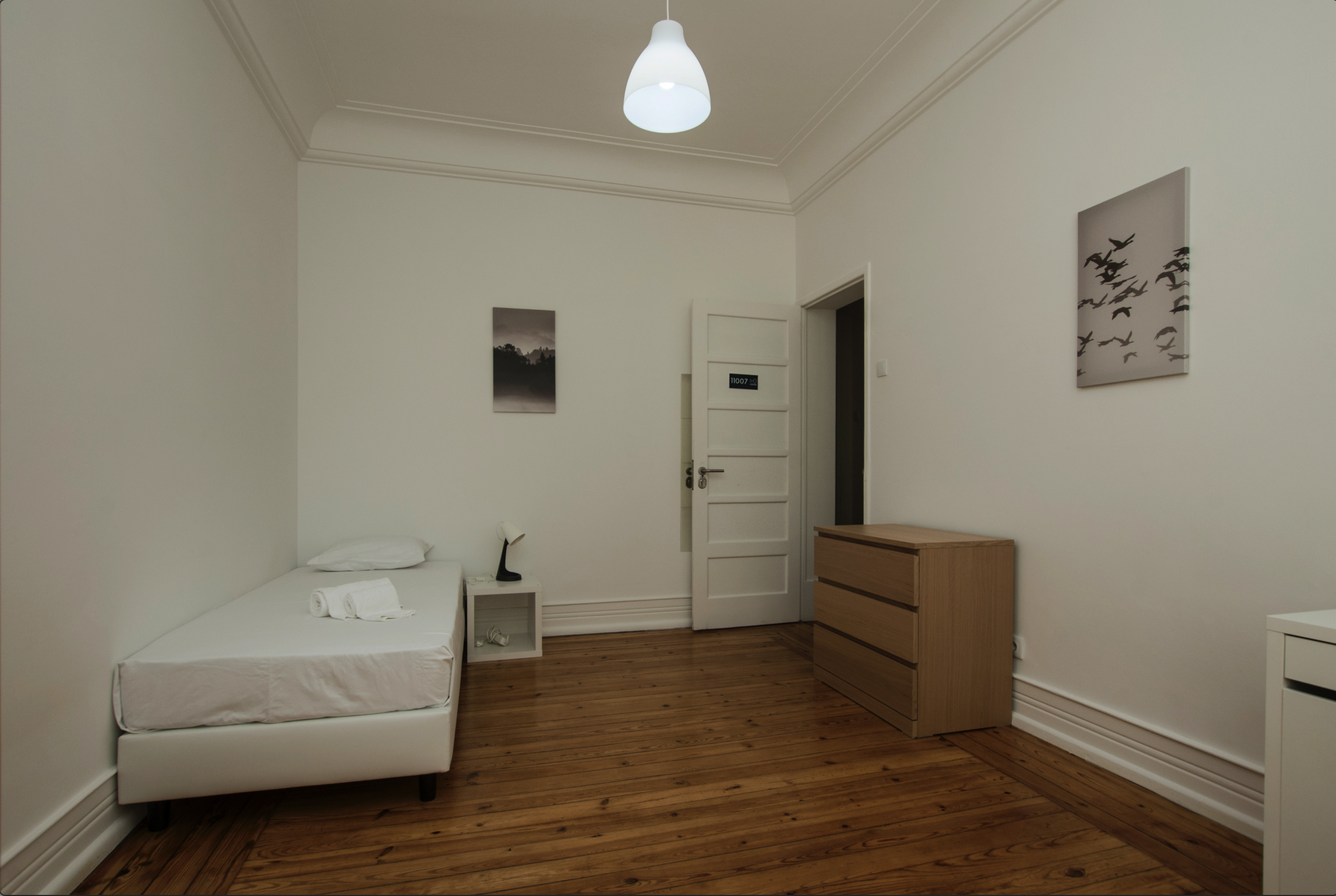 Room 07 in lisboa – photo 1 of 2