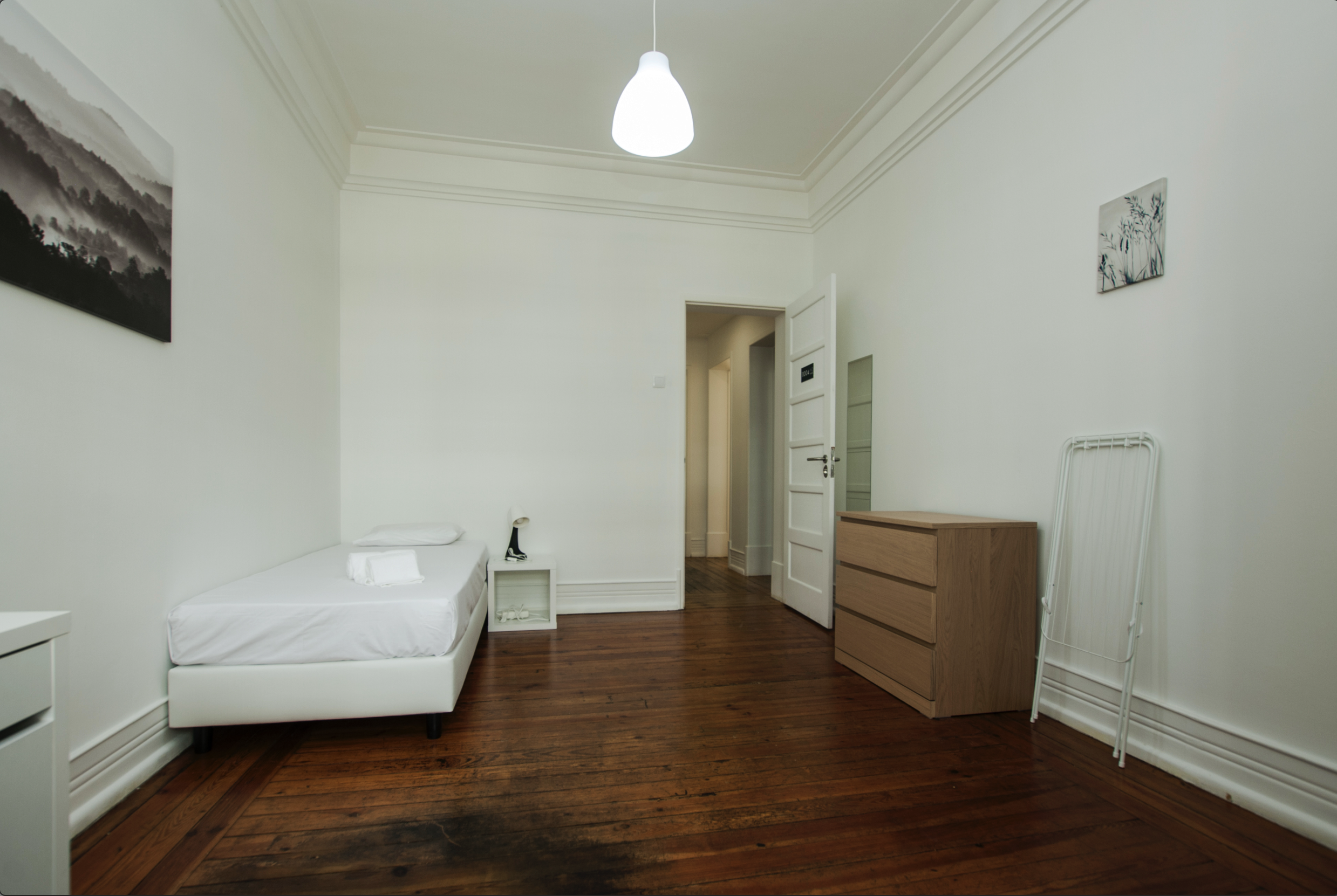 Room 04 in lisboa – photo 1 of 2