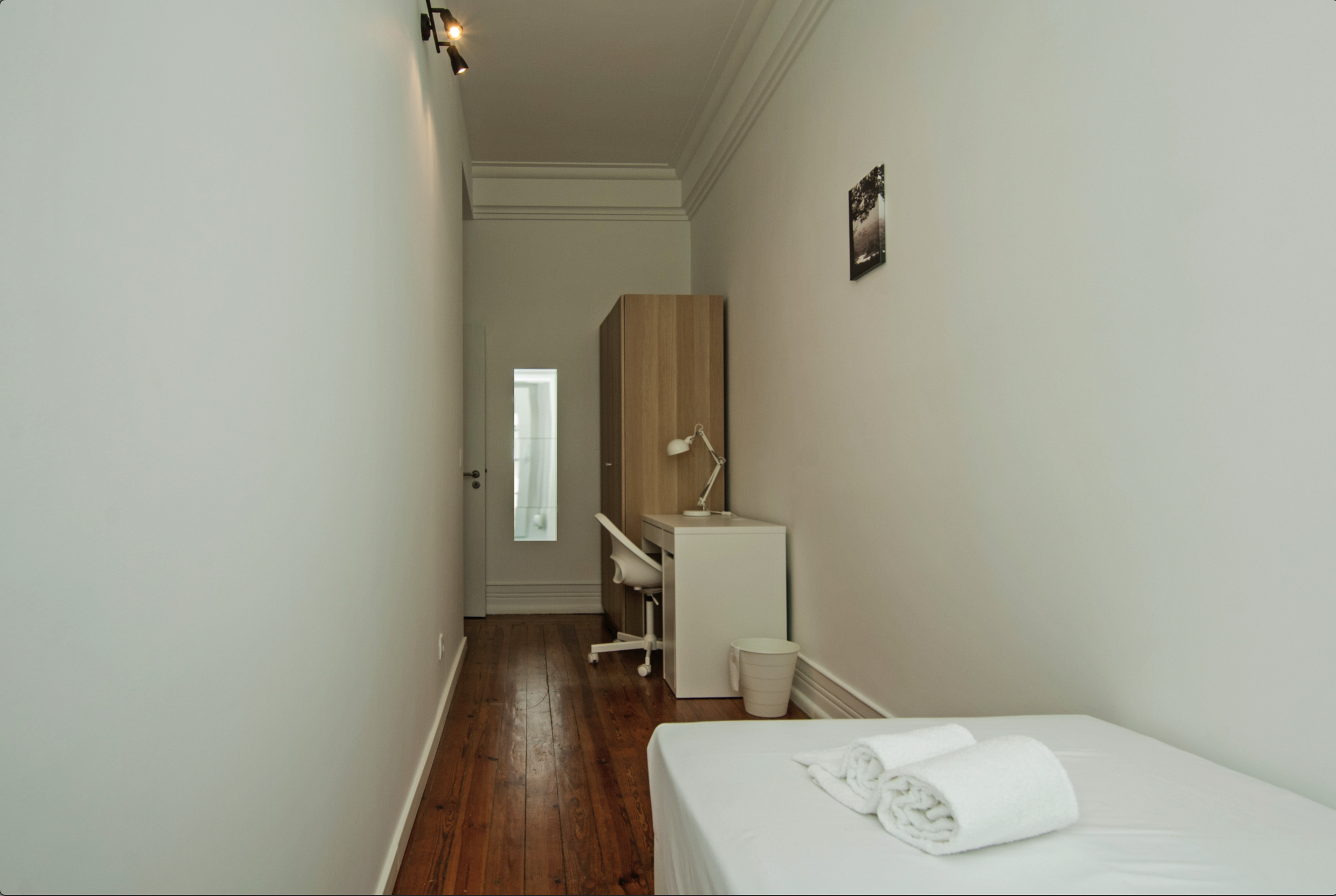 Room 06 in Avenidas Novas, lisboa – photo 2 of 21