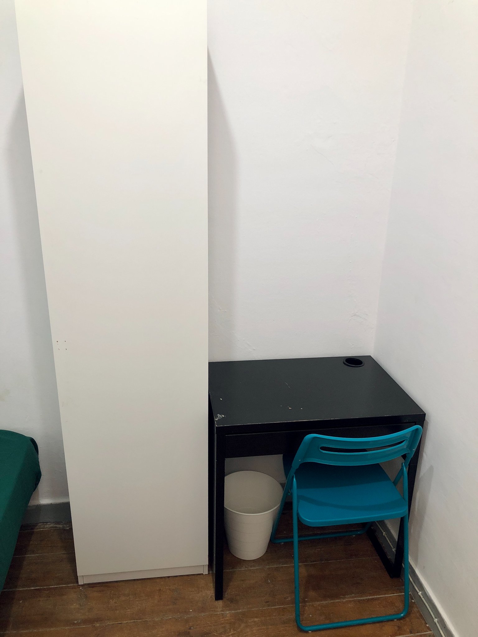 Single Room 8 with Natural Light em São Sebastião da Pedreira, lisboa – foto 2 de 15