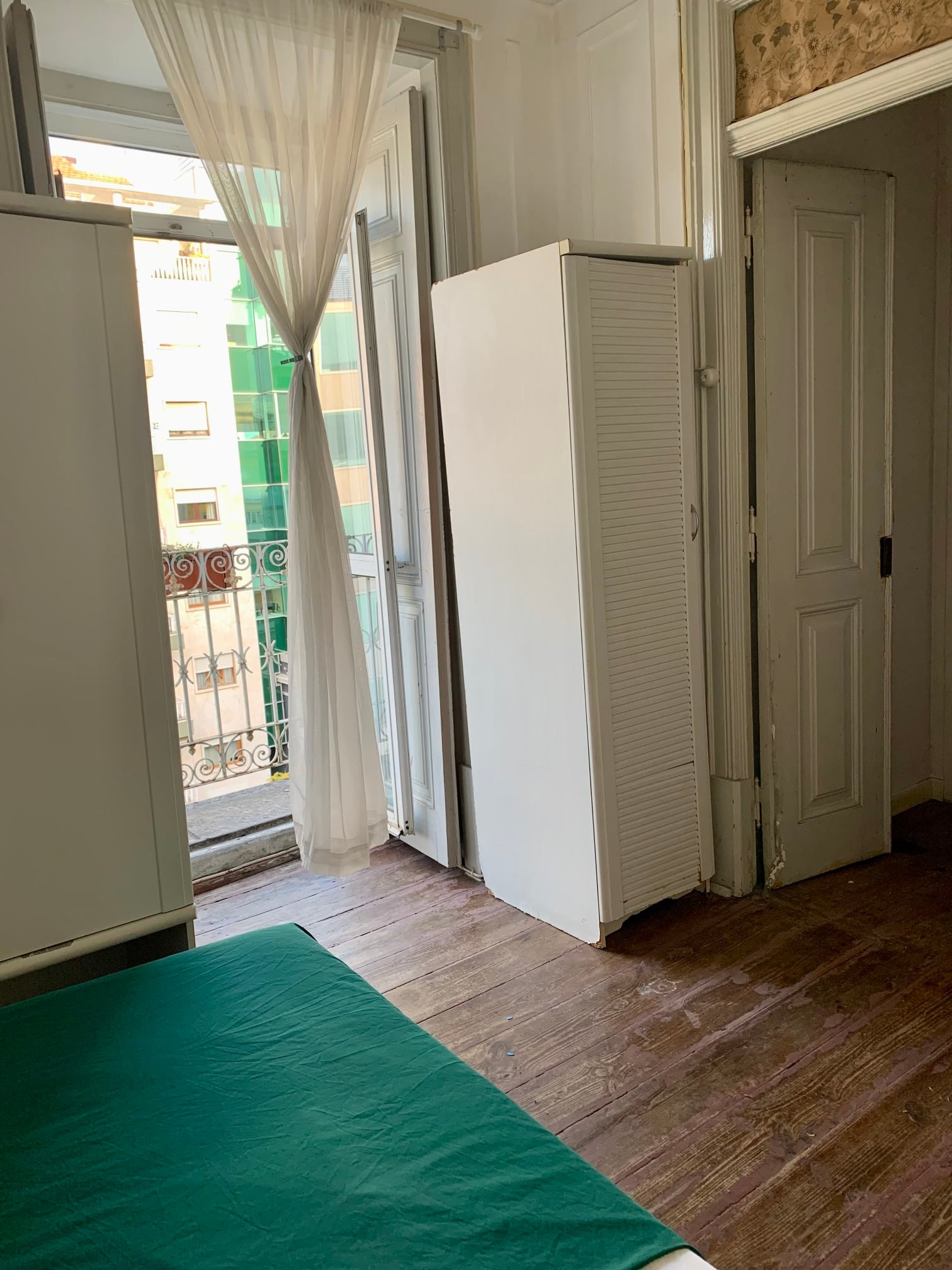 Cozy Single Room 2 with Balcony em São Sebastião da Pedreira, lisboa – foto 4 de 16
