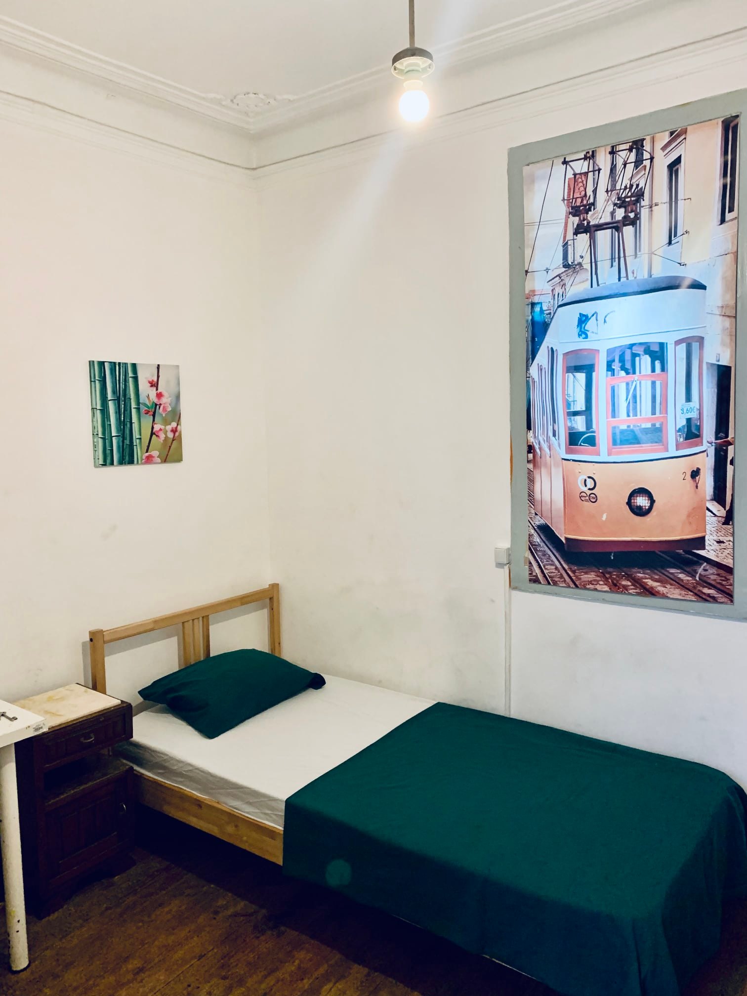 Fascinating Single Room 4 in 8-bedroom Shared Apartment em São Sebastião da Pedreira, lisboa – foto 1 de 15