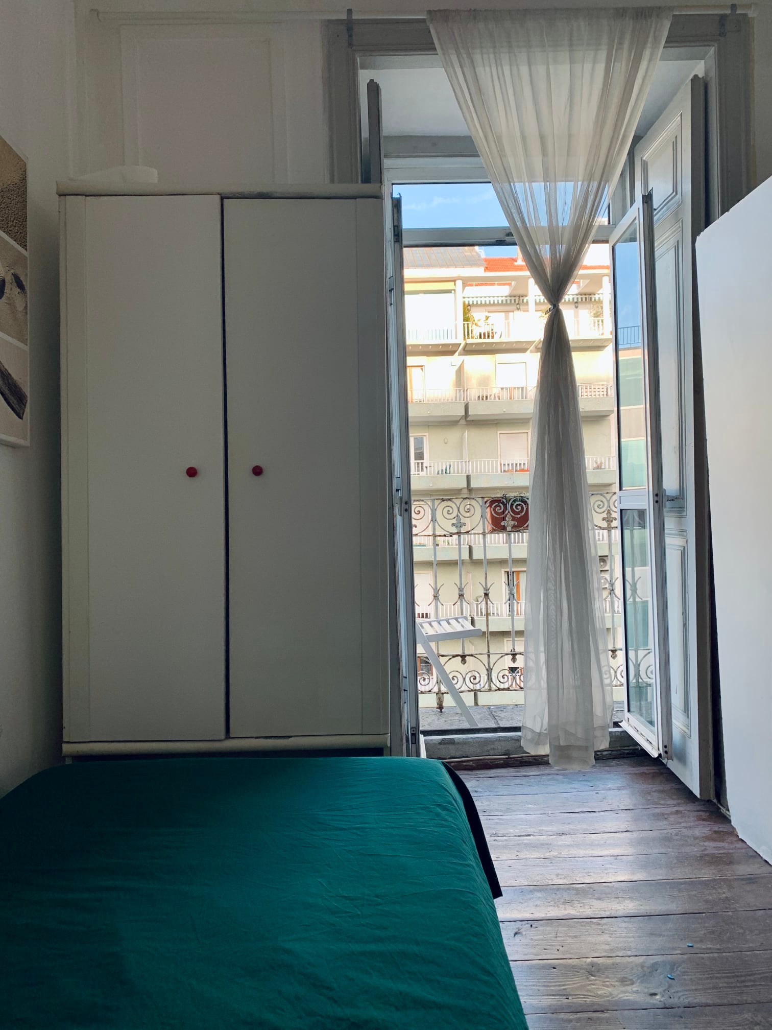 Cozy Single Room 2 with Balcony em São Sebastião da Pedreira, lisboa – foto 3 de 16