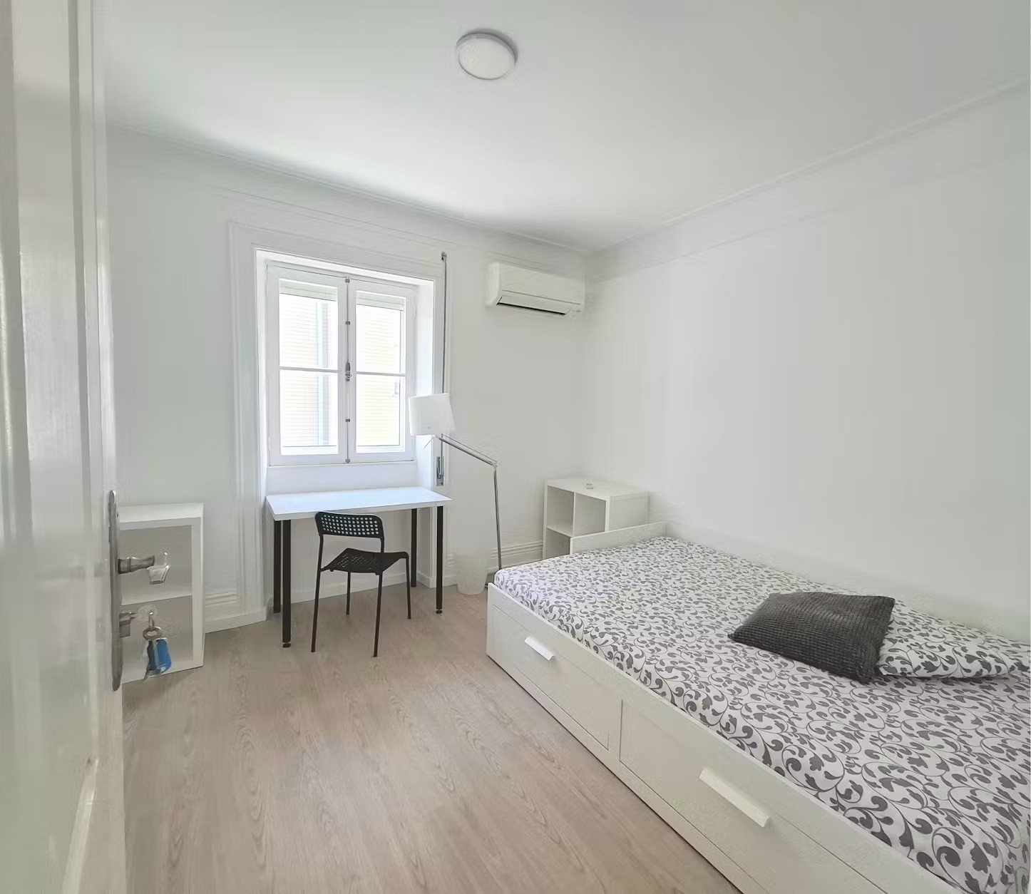 O206 - Spacious Superior Room with Private Bathroom em Rio Tinto, porto – foto 5 de 24