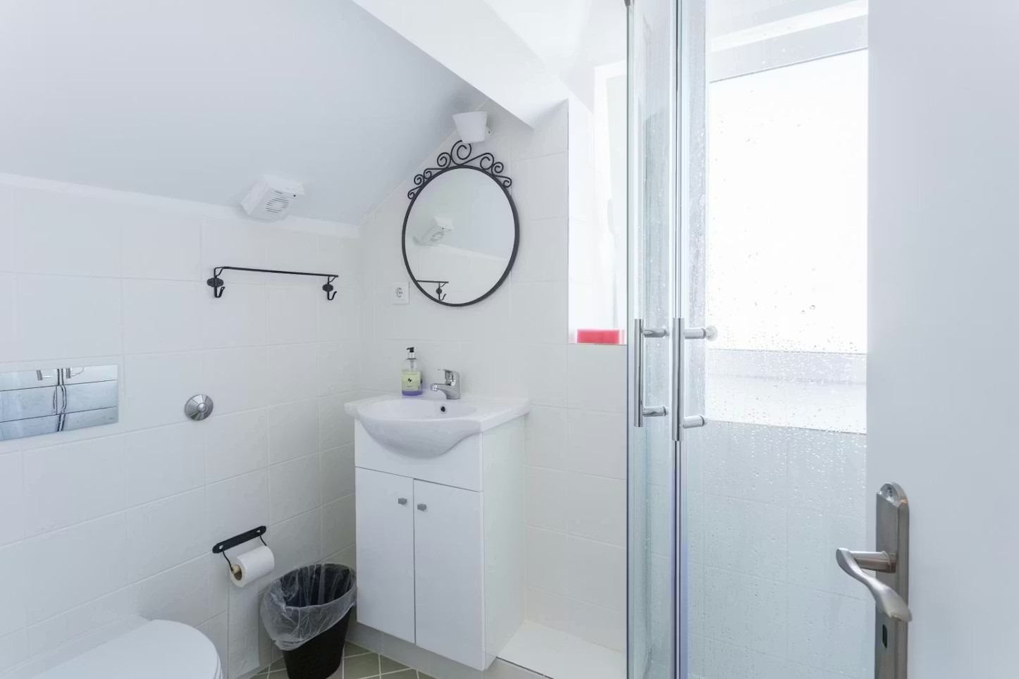 O306 - Cozy Standard Room with Private Bathroom in Rio Tinto, porto – photo 4 of 19