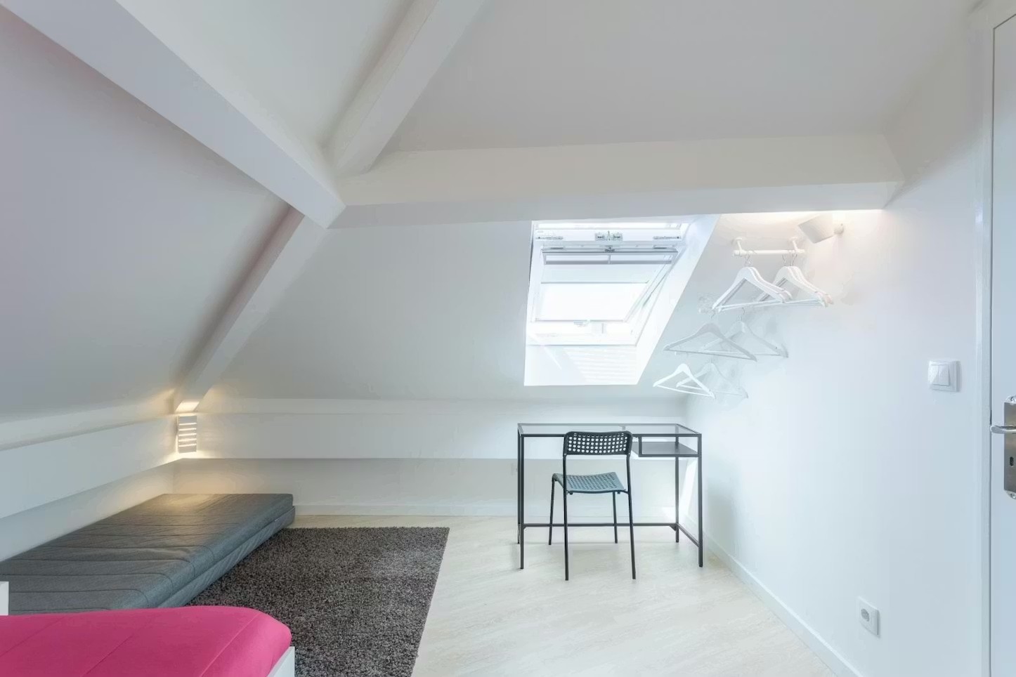 O301 - Spacious Superior Room with Private Bathroom in porto – photo 1 of 4