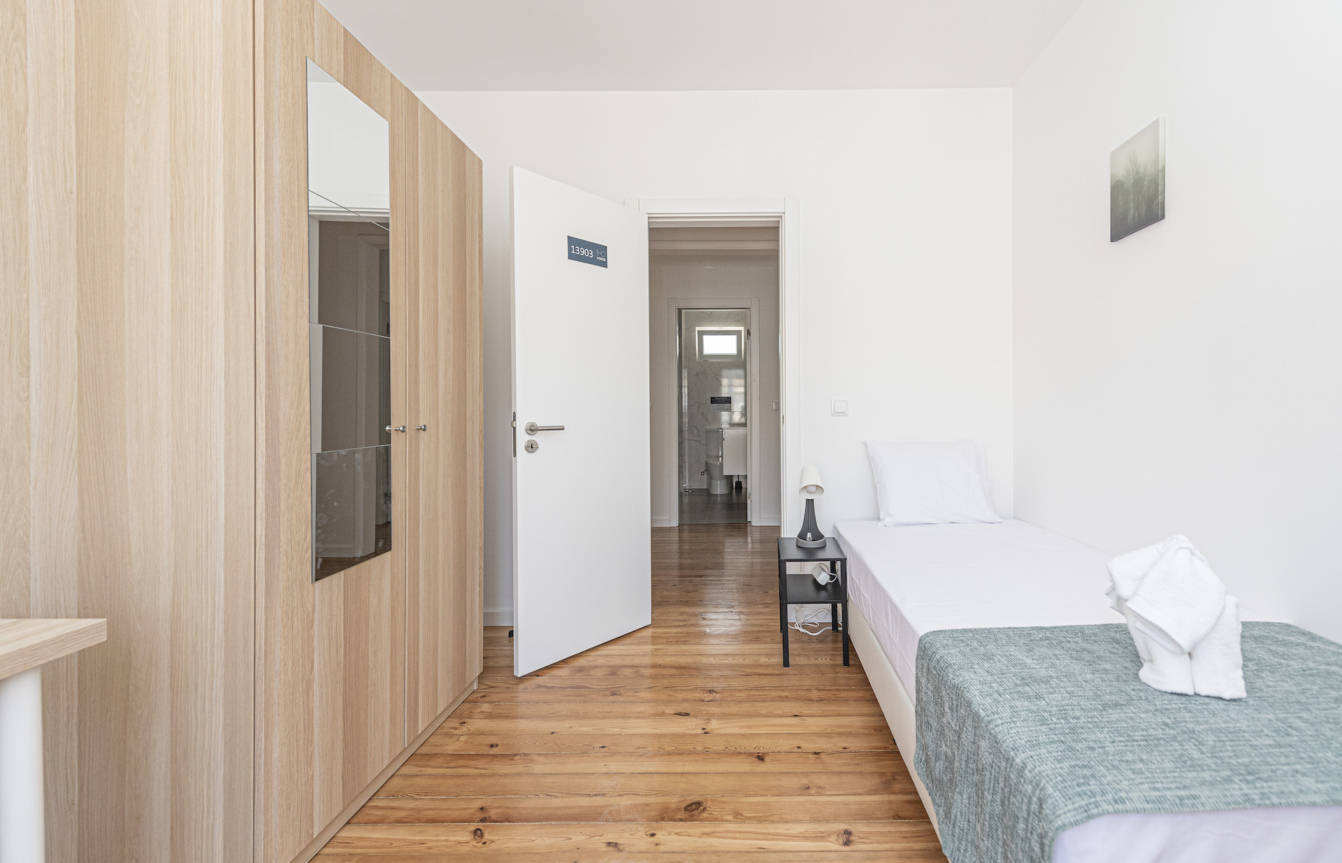 Room 03 in Alcântara, lisboa – photo 3 of 16