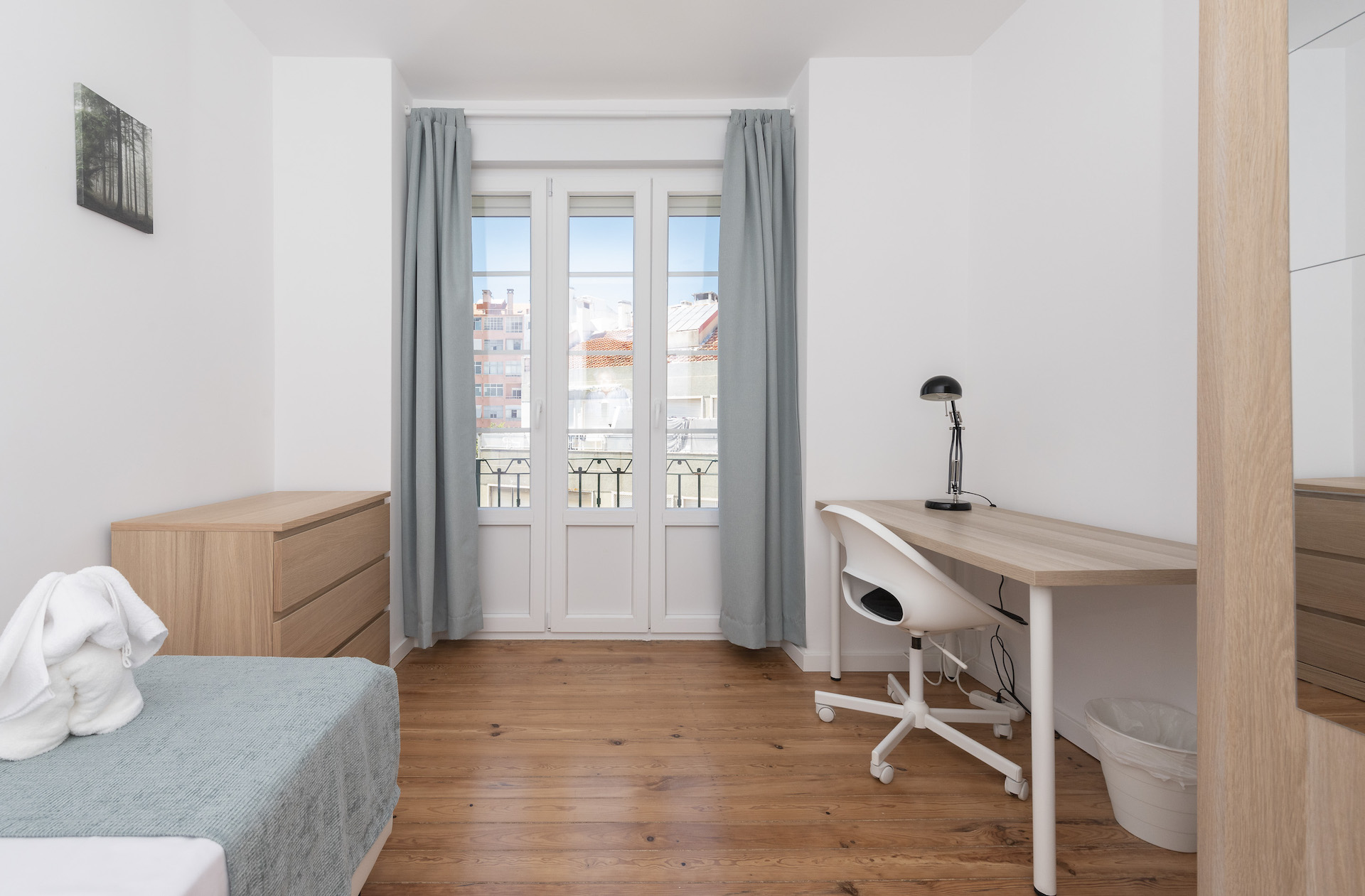 Room 03 in Alcântara, lisboa – photo 2 of 16